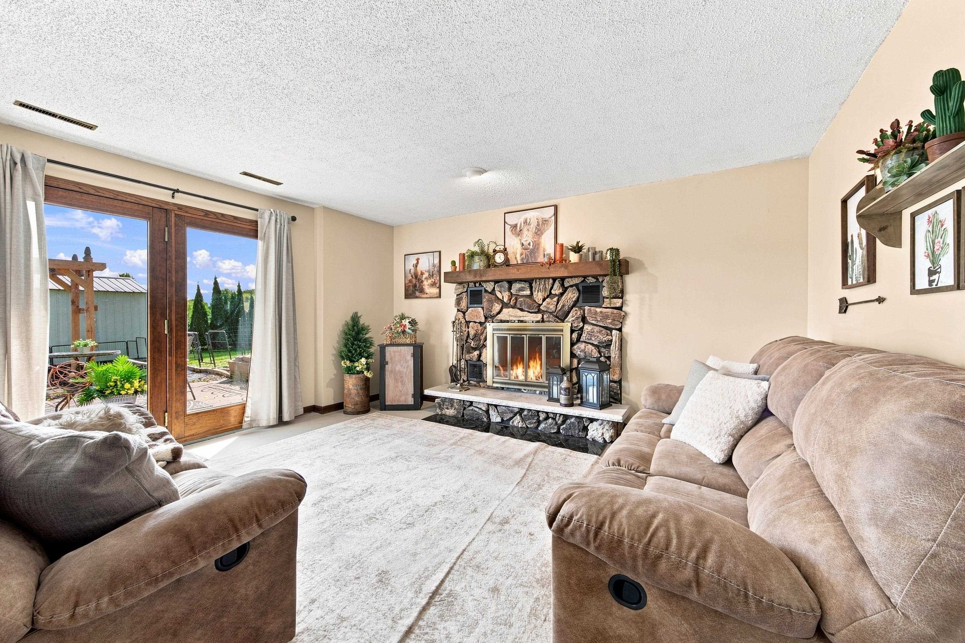 1601 S LINCOLN AVENUE, Marshfield, Wisconsin 54449, 4 Bedrooms Bedrooms, ,2 BathroomsBathrooms,Residential,For Sale,1601 S LINCOLN AVENUE,22604519