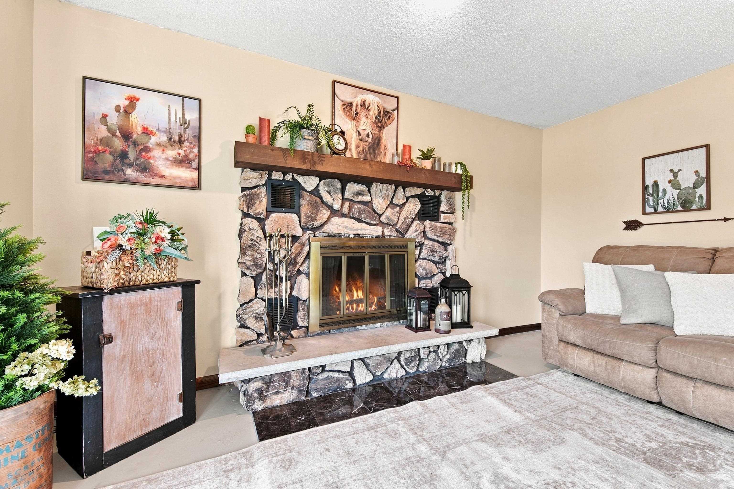 1601 S LINCOLN AVENUE, Marshfield, Wisconsin 54449, 4 Bedrooms Bedrooms, ,2 BathroomsBathrooms,Residential,For Sale,1601 S LINCOLN AVENUE,22604519