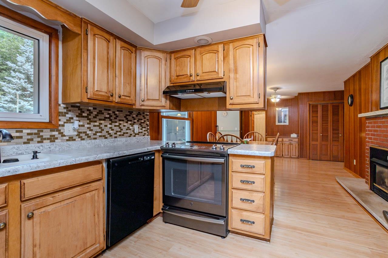 9010 REED ROAD, Rothschild, Wisconsin 54474, 4 Bedrooms Bedrooms, ,2 BathroomsBathrooms,Residential,For Sale,9010 REED ROAD,22604520