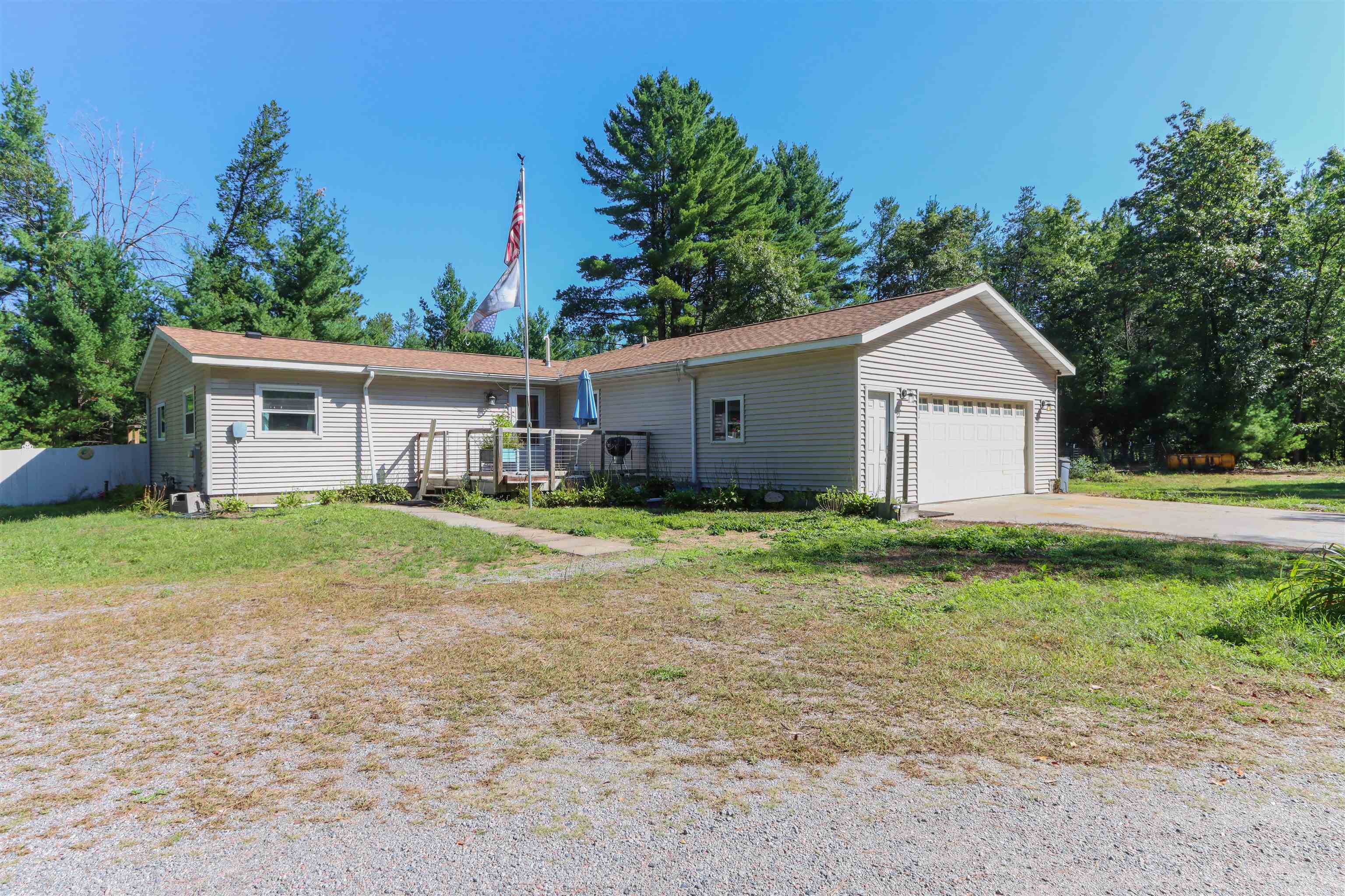 8610 LAKE ROAD, Wisconsin Rapids, Wisconsin 54494, 3 Bedrooms Bedrooms, ,2 BathroomsBathrooms,Residential,For Sale,8610 LAKE ROAD,22604532