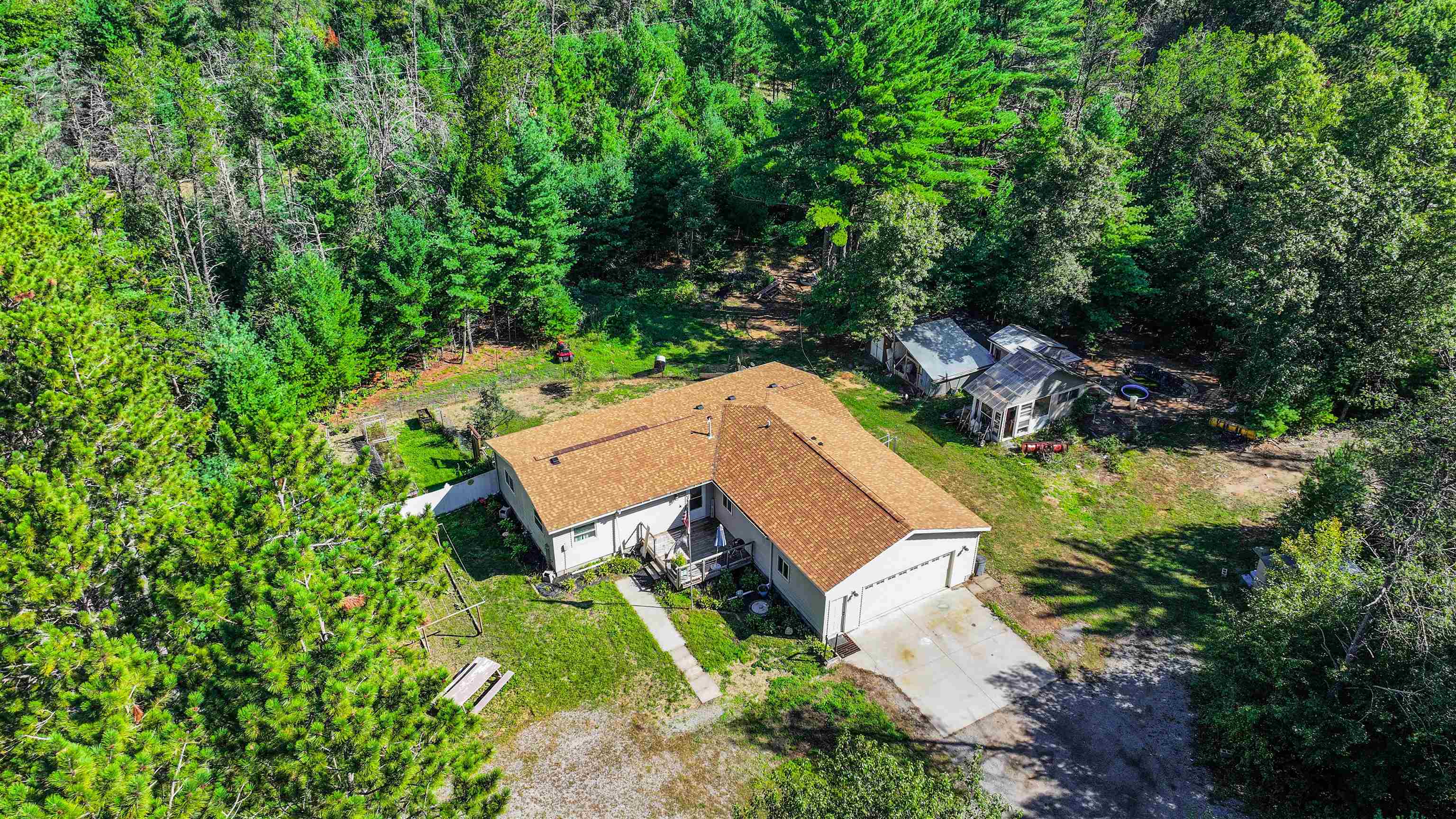 8610 LAKE ROAD, Wisconsin Rapids, Wisconsin 54494, 3 Bedrooms Bedrooms, ,2 BathroomsBathrooms,Residential,For Sale,8610 LAKE ROAD,22604532