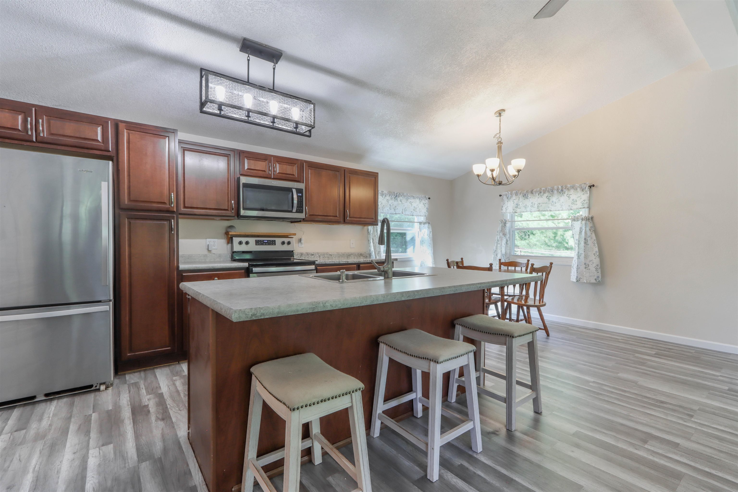 8610 LAKE ROAD, Wisconsin Rapids, Wisconsin 54494, 3 Bedrooms Bedrooms, ,2 BathroomsBathrooms,Residential,For Sale,8610 LAKE ROAD,22604532