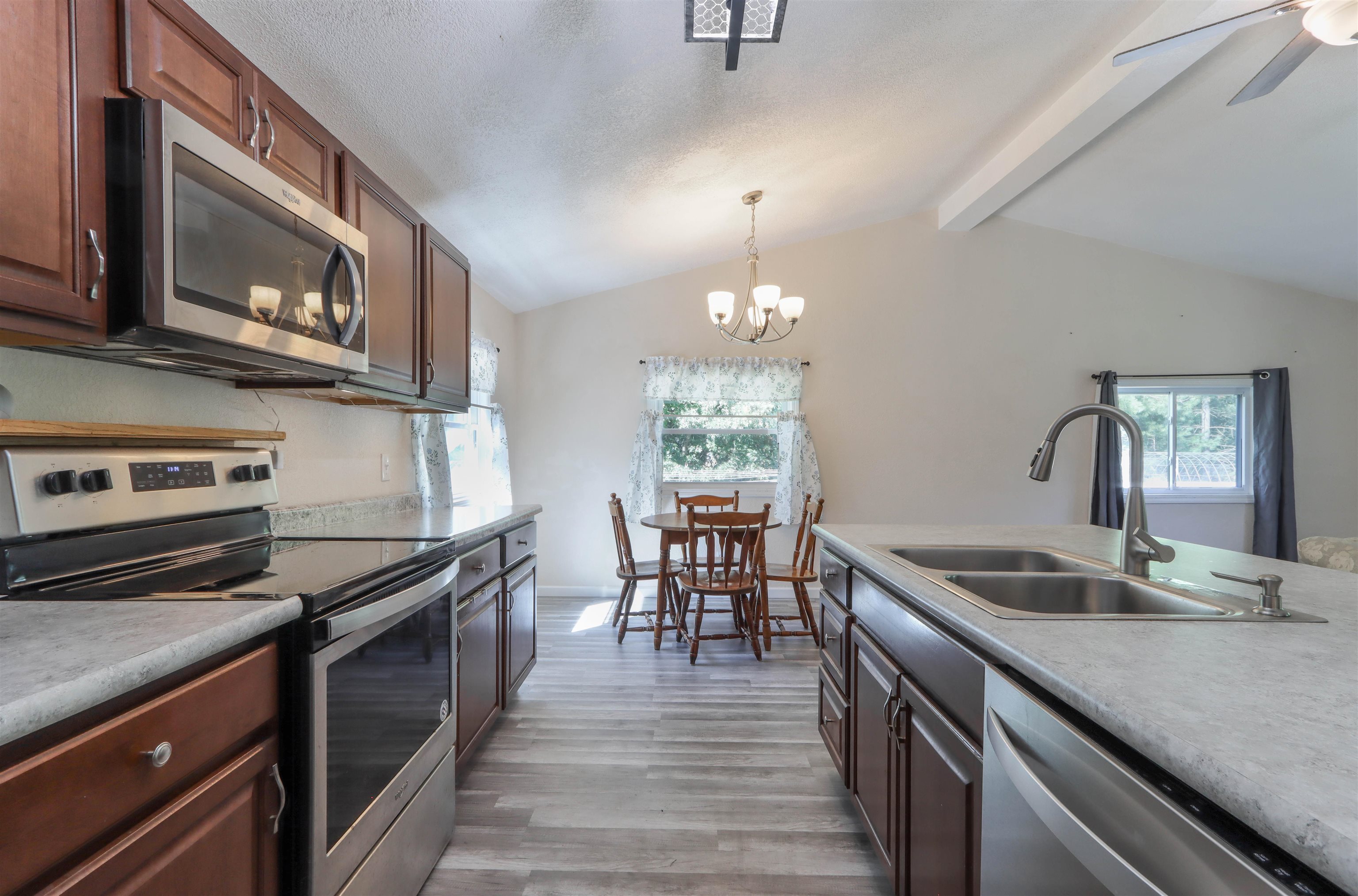 8610 LAKE ROAD, Wisconsin Rapids, Wisconsin 54494, 3 Bedrooms Bedrooms, ,2 BathroomsBathrooms,Residential,For Sale,8610 LAKE ROAD,22604532