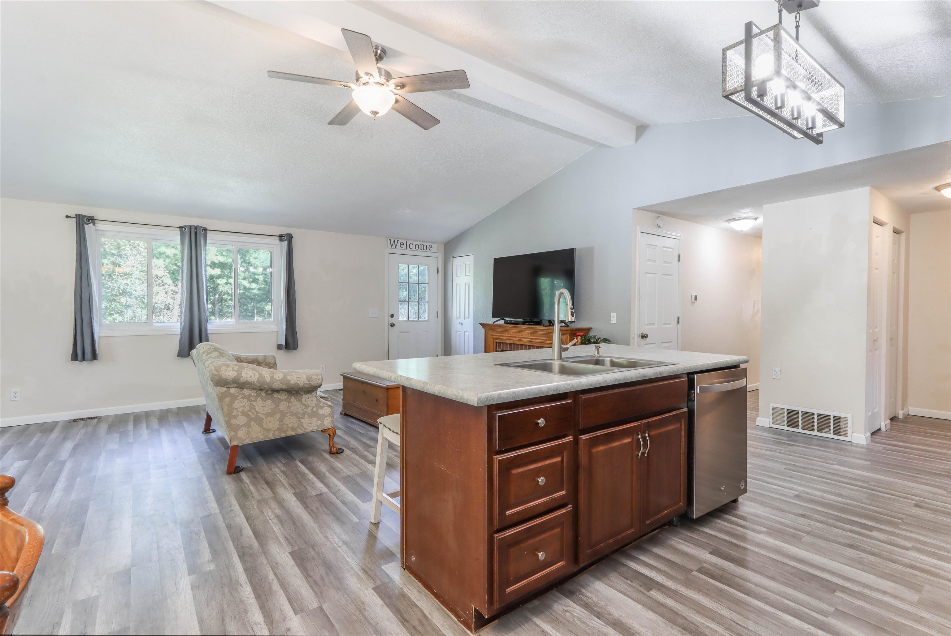 8610 LAKE ROAD, Wisconsin Rapids, Wisconsin 54494, 3 Bedrooms Bedrooms, ,2 BathroomsBathrooms,Residential,For Sale,8610 LAKE ROAD,22604532