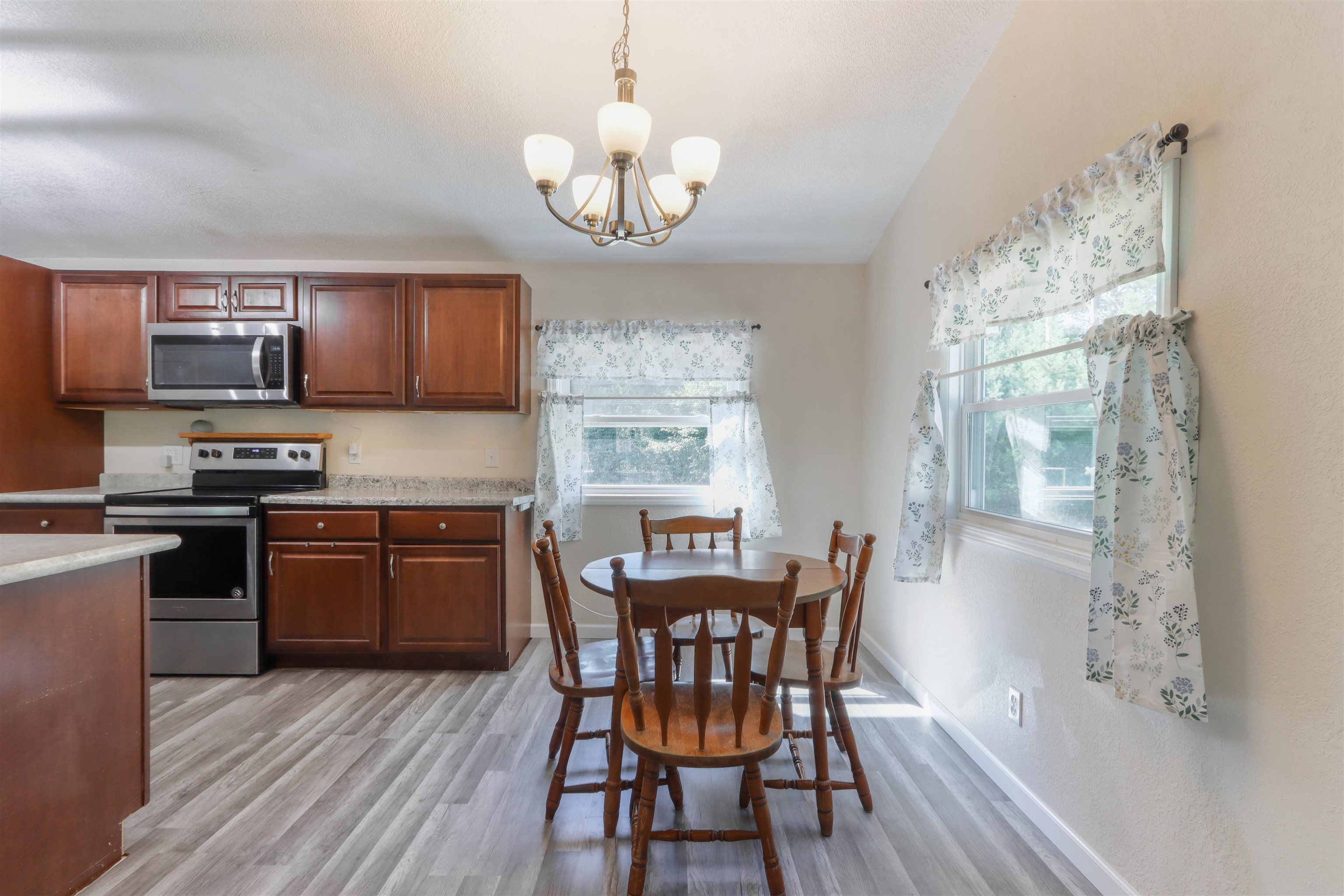 8610 LAKE ROAD, Wisconsin Rapids, Wisconsin 54494, 3 Bedrooms Bedrooms, ,2 BathroomsBathrooms,Residential,For Sale,8610 LAKE ROAD,22604532