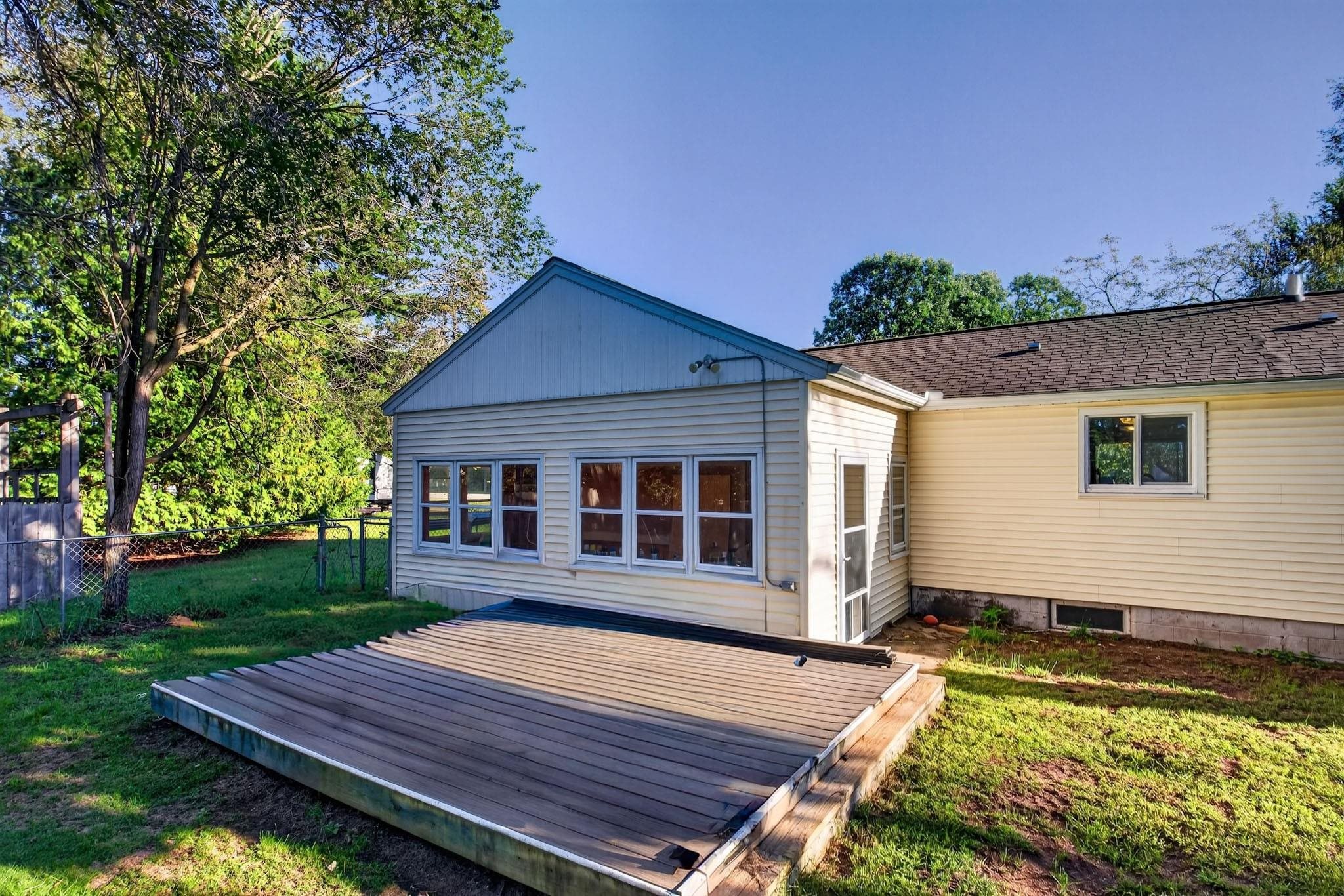 5811 WAZEECHA AVENUE, Wisconsin Rapids, Wisconsin 54494, 3 Bedrooms Bedrooms, ,1 BathroomBathrooms,Residential,For Sale,5811 WAZEECHA AVENUE,22604537