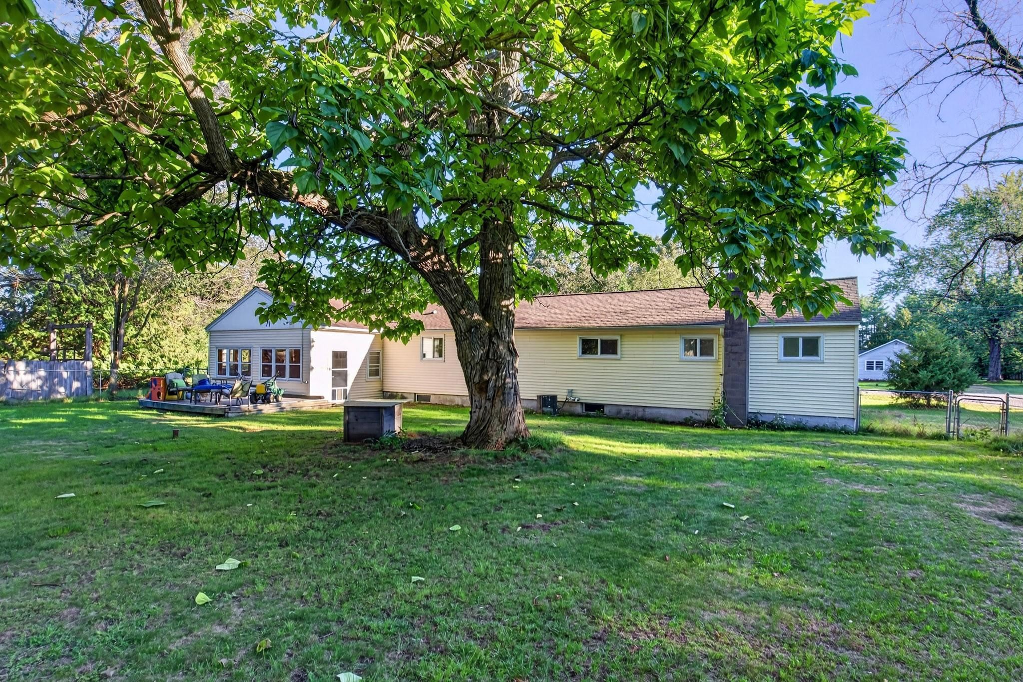 5811 WAZEECHA AVENUE, Wisconsin Rapids, Wisconsin 54494, 3 Bedrooms Bedrooms, ,1 BathroomBathrooms,Residential,For Sale,5811 WAZEECHA AVENUE,22604537