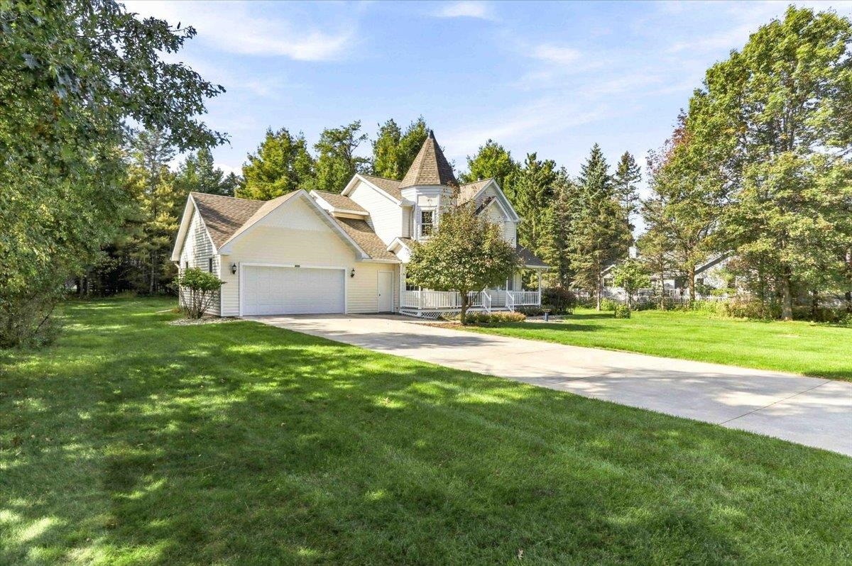 6020 W VALLEY COURT, Wisconsin Rapids, Wisconsin 54494, 3 Bedrooms Bedrooms, ,2 BathroomsBathrooms,Residential,For Sale,6020 W VALLEY COURT,22604544