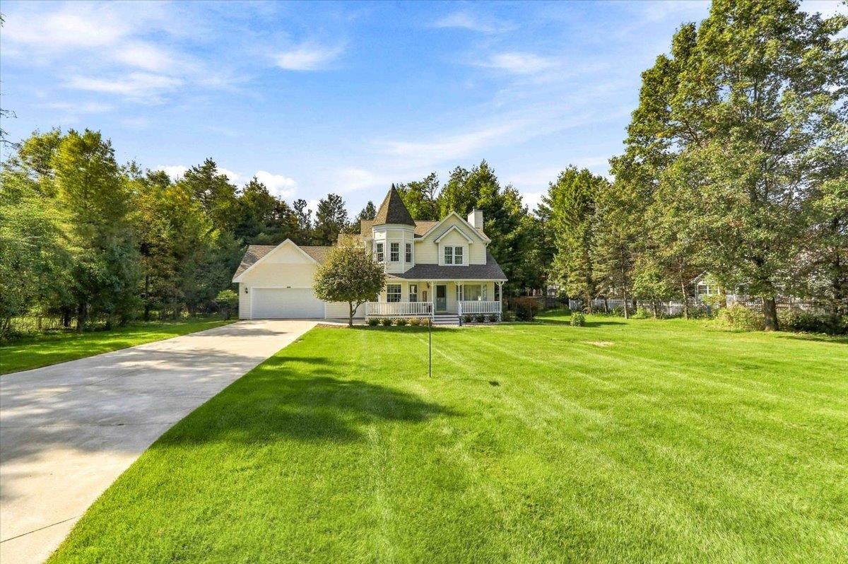 6020 W VALLEY COURT, Wisconsin Rapids, Wisconsin 54494, 3 Bedrooms Bedrooms, ,2 BathroomsBathrooms,Residential,For Sale,6020 W VALLEY COURT,22604544