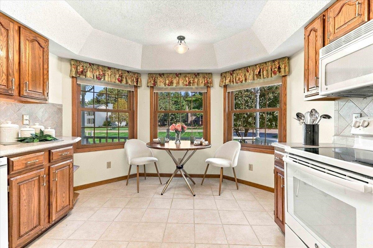 6020 W VALLEY COURT, Wisconsin Rapids, Wisconsin 54494, 3 Bedrooms Bedrooms, ,2 BathroomsBathrooms,Residential,For Sale,6020 W VALLEY COURT,22604544