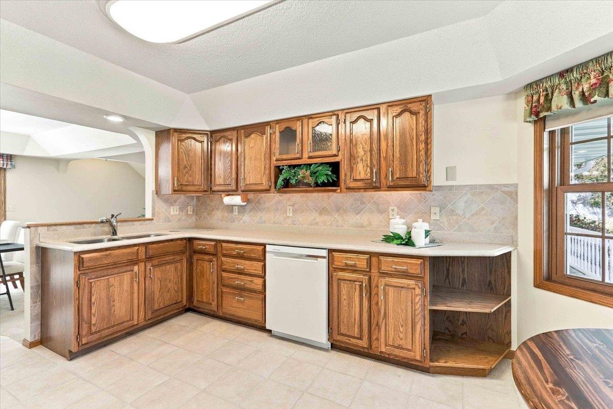 6020 W VALLEY COURT, Wisconsin Rapids, Wisconsin 54494, 3 Bedrooms Bedrooms, ,2 BathroomsBathrooms,Residential,For Sale,6020 W VALLEY COURT,22604544