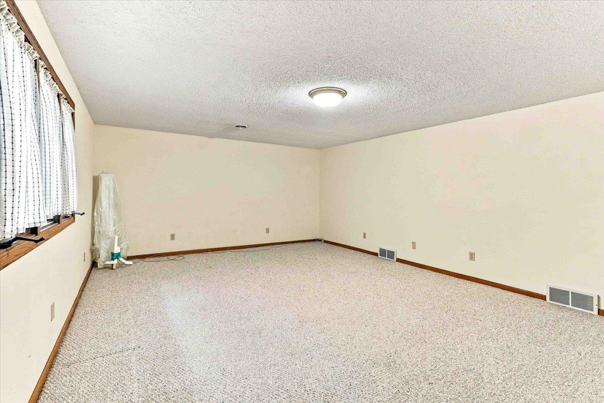 6020 W VALLEY COURT, Wisconsin Rapids, Wisconsin 54494, 3 Bedrooms Bedrooms, ,2 BathroomsBathrooms,Residential,For Sale,6020 W VALLEY COURT,22604544