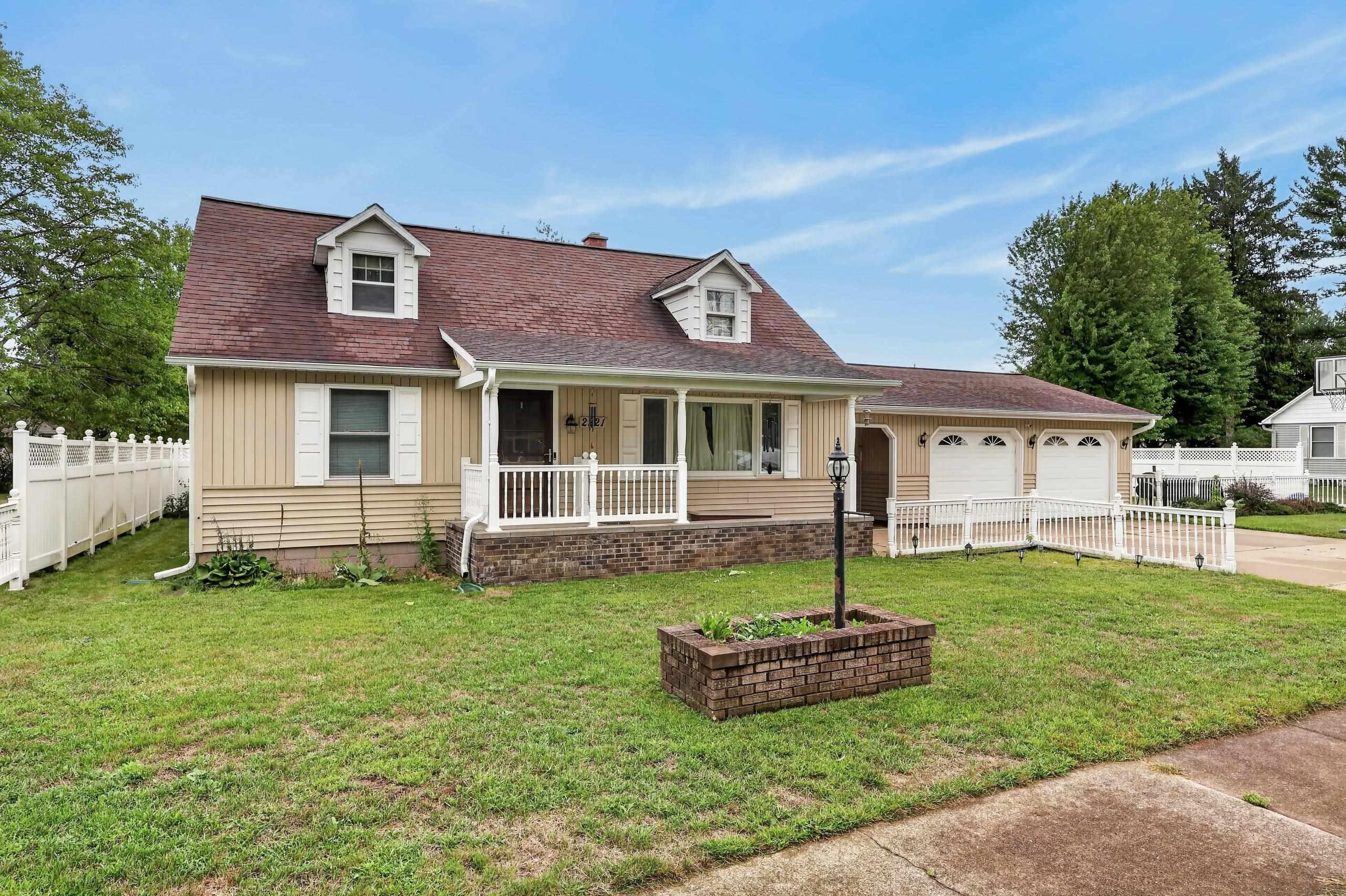 2221 S 1ST STREET, Wisconsin Rapids, Wisconsin 54494, 5 Bedrooms Bedrooms, ,2 BathroomsBathrooms,Residential,For Sale,2221 S 1ST STREET,22604545