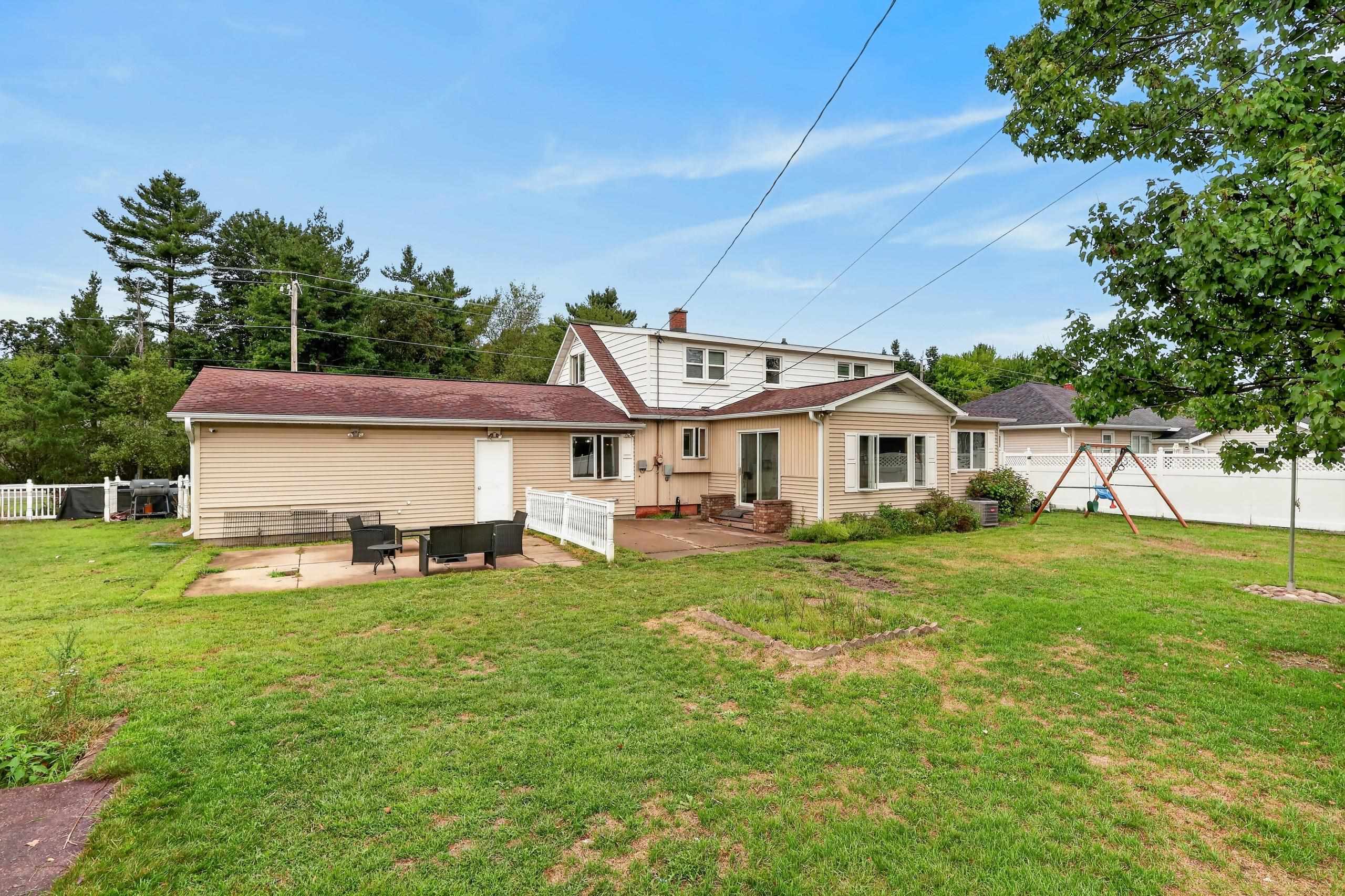 2221 S 1ST STREET, Wisconsin Rapids, Wisconsin 54494, 5 Bedrooms Bedrooms, ,2 BathroomsBathrooms,Residential,For Sale,2221 S 1ST STREET,22604545