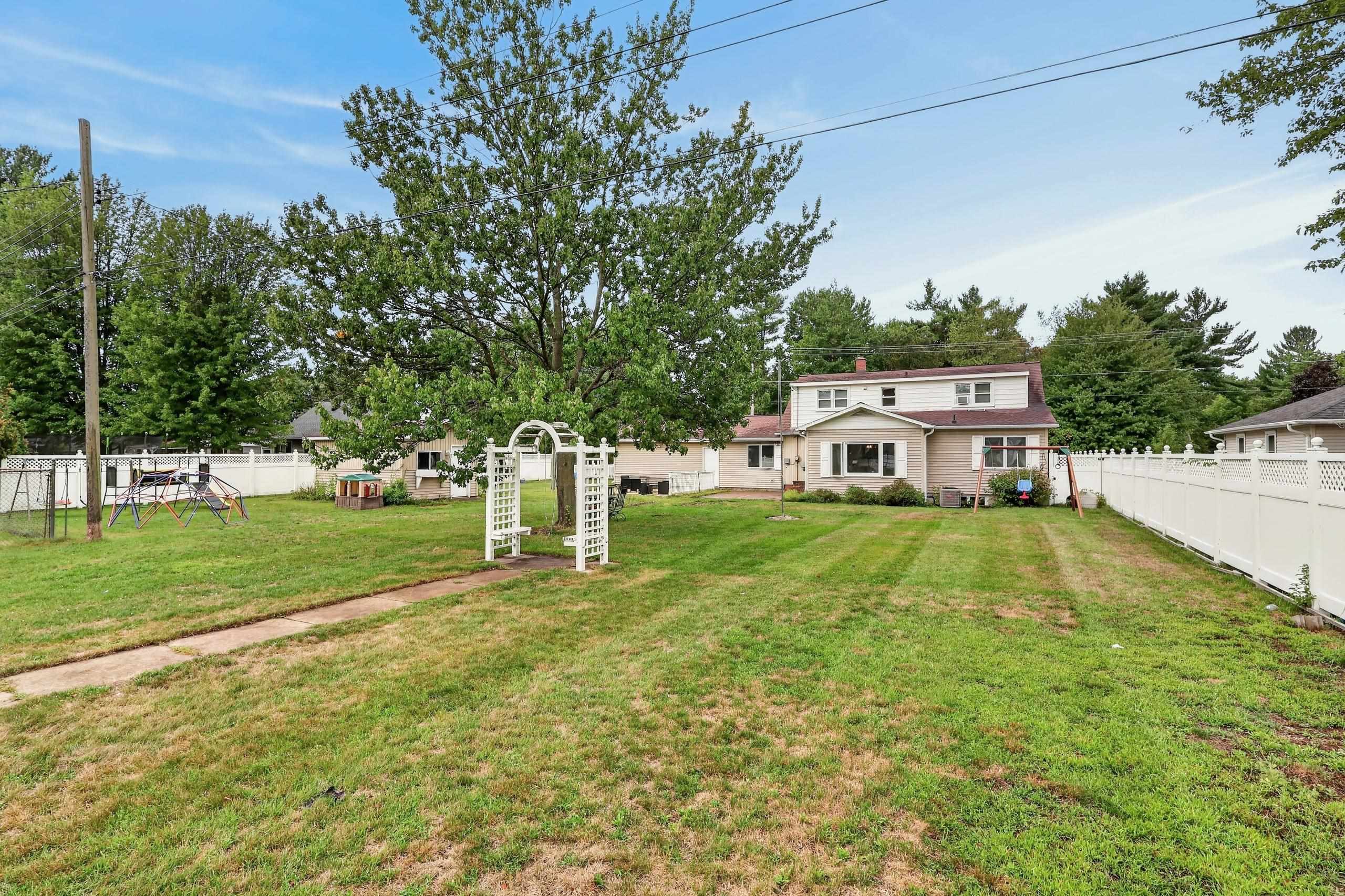 2221 S 1ST STREET, Wisconsin Rapids, Wisconsin 54494, 5 Bedrooms Bedrooms, ,2 BathroomsBathrooms,Residential,For Sale,2221 S 1ST STREET,22604545