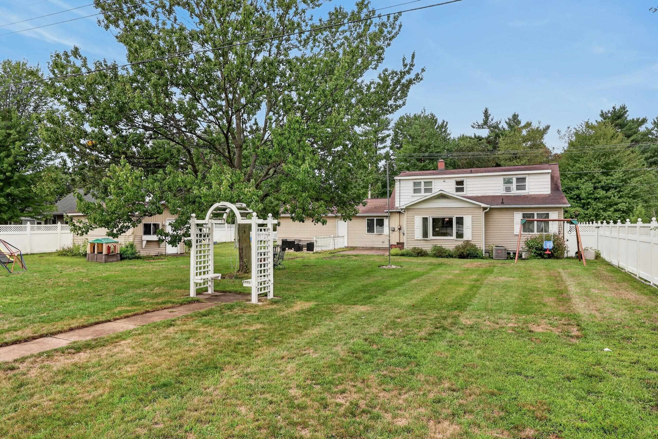 2221 S 1ST STREET, Wisconsin Rapids, Wisconsin 54494, 5 Bedrooms Bedrooms, ,2 BathroomsBathrooms,Residential,For Sale,2221 S 1ST STREET,22604545