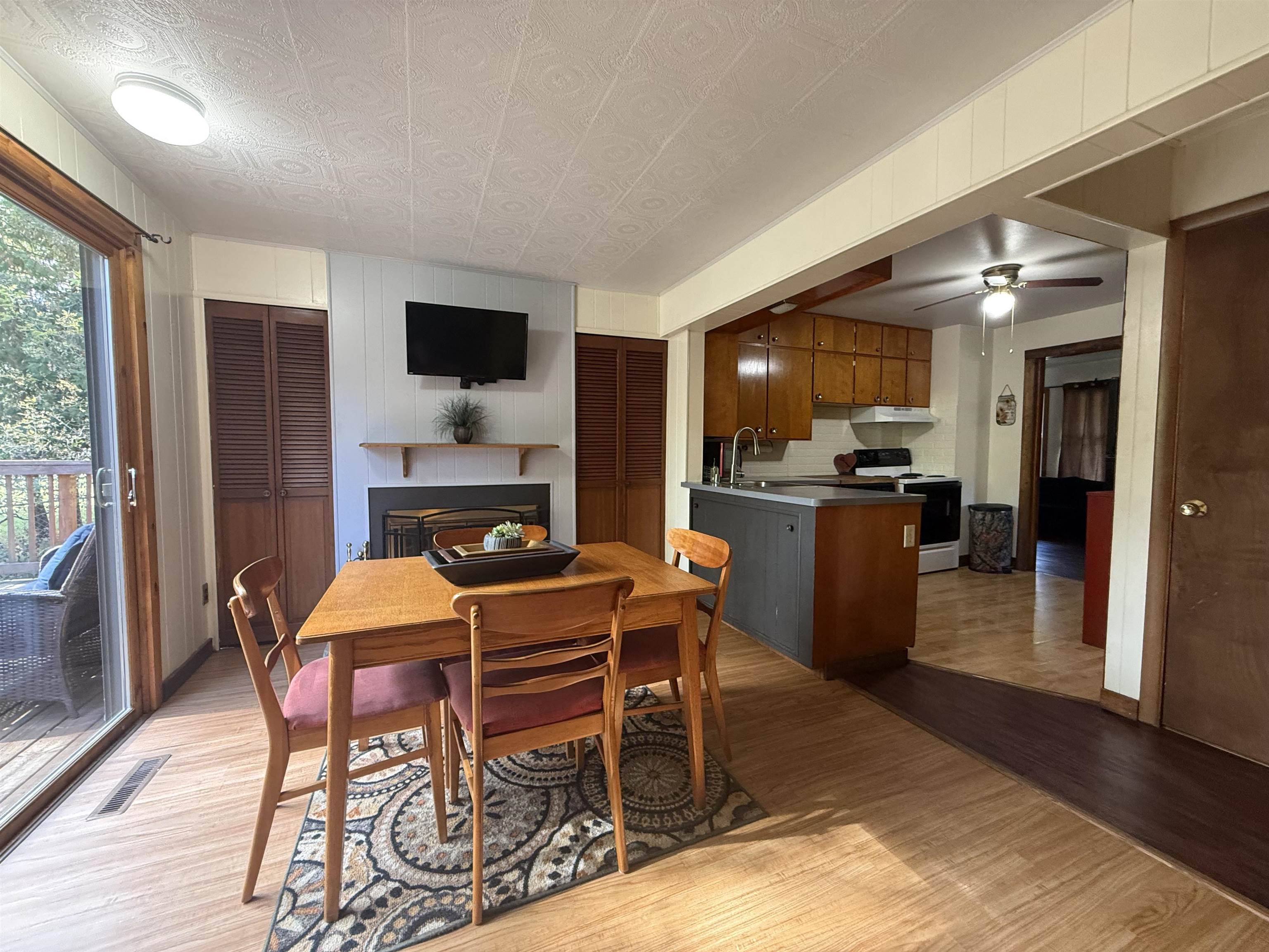 933 W 3RD STREET, Nekoosa, Wisconsin 54457, 2 Bedrooms Bedrooms, ,1 BathroomBathrooms,Residential,For Sale,933 W 3RD STREET,22604549