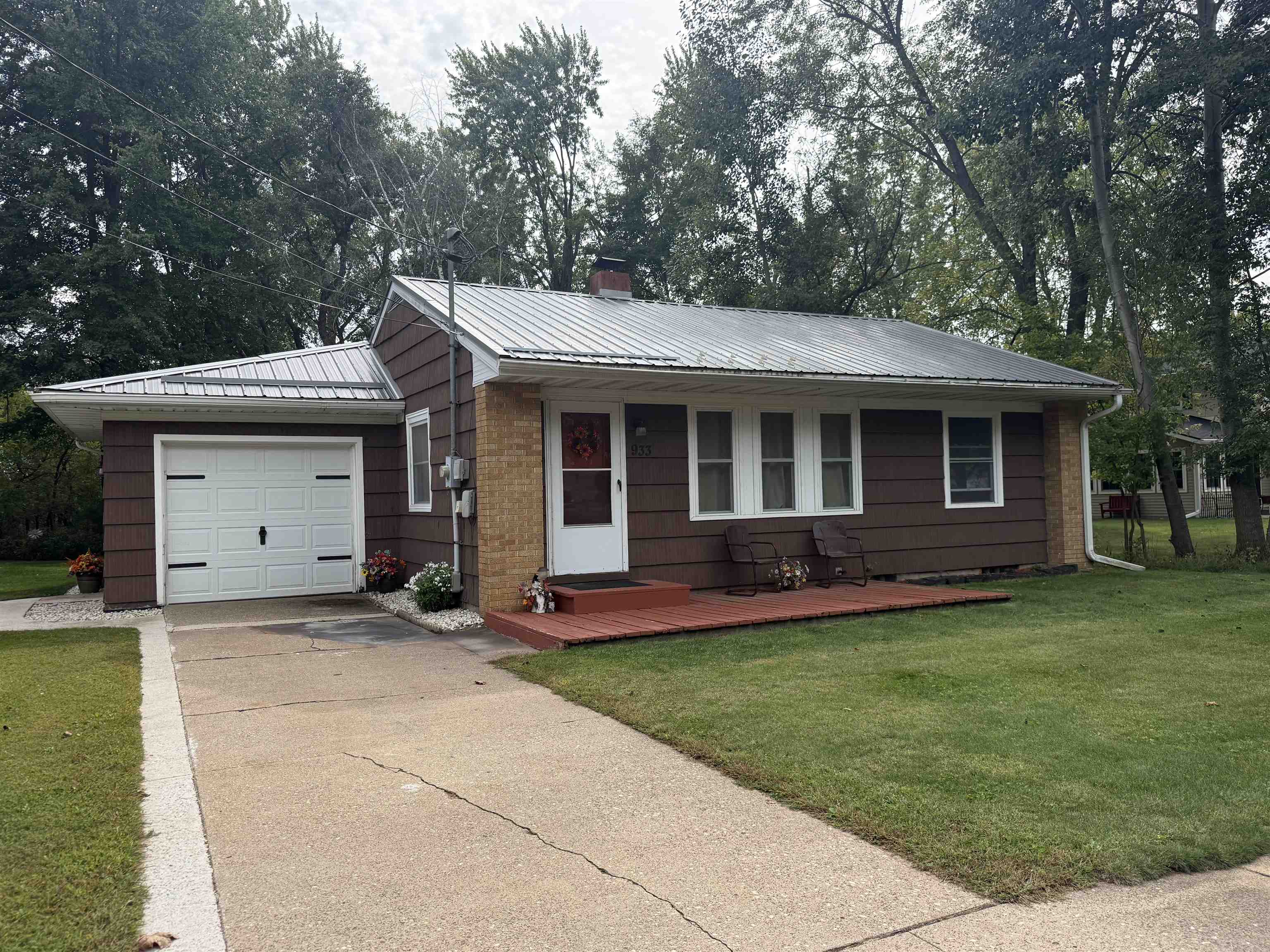 933 W 3RD STREET, Nekoosa, Wisconsin 54457, 2 Bedrooms Bedrooms, ,1 BathroomBathrooms,Residential,For Sale,933 W 3RD STREET,22604549