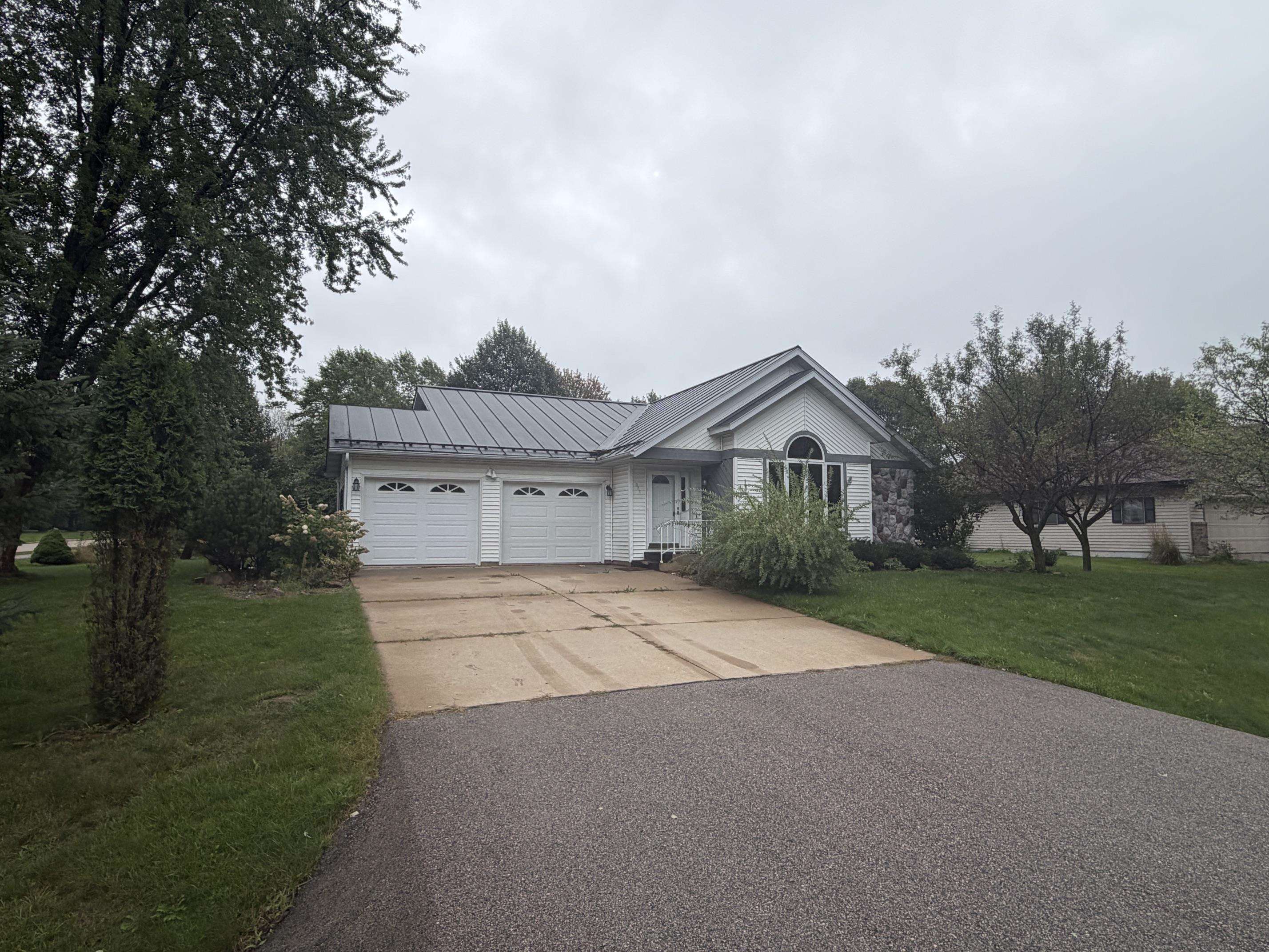 201 S LARCH AVENUE, Marshfield, Wisconsin 54449, 3 Bedrooms Bedrooms, ,2 BathroomsBathrooms,Residential,For Sale,201 S LARCH AVENUE,22604556