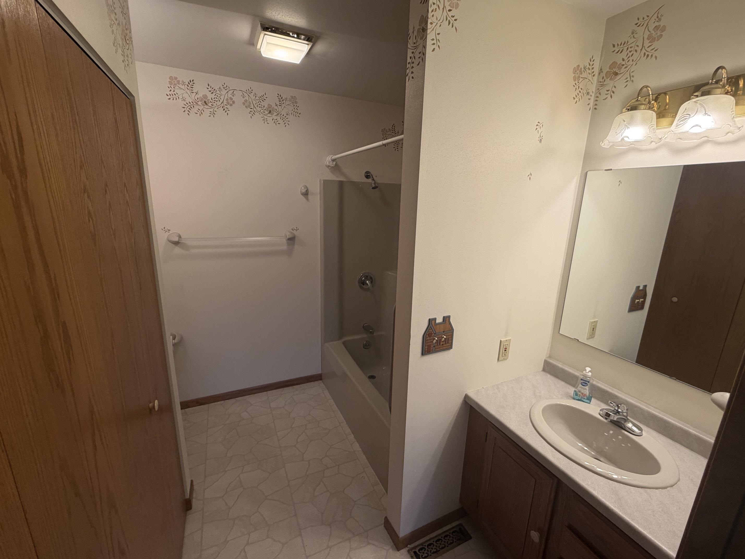 201 S LARCH AVENUE, Marshfield, Wisconsin 54449, 3 Bedrooms Bedrooms, ,2 BathroomsBathrooms,Residential,For Sale,201 S LARCH AVENUE,22604556