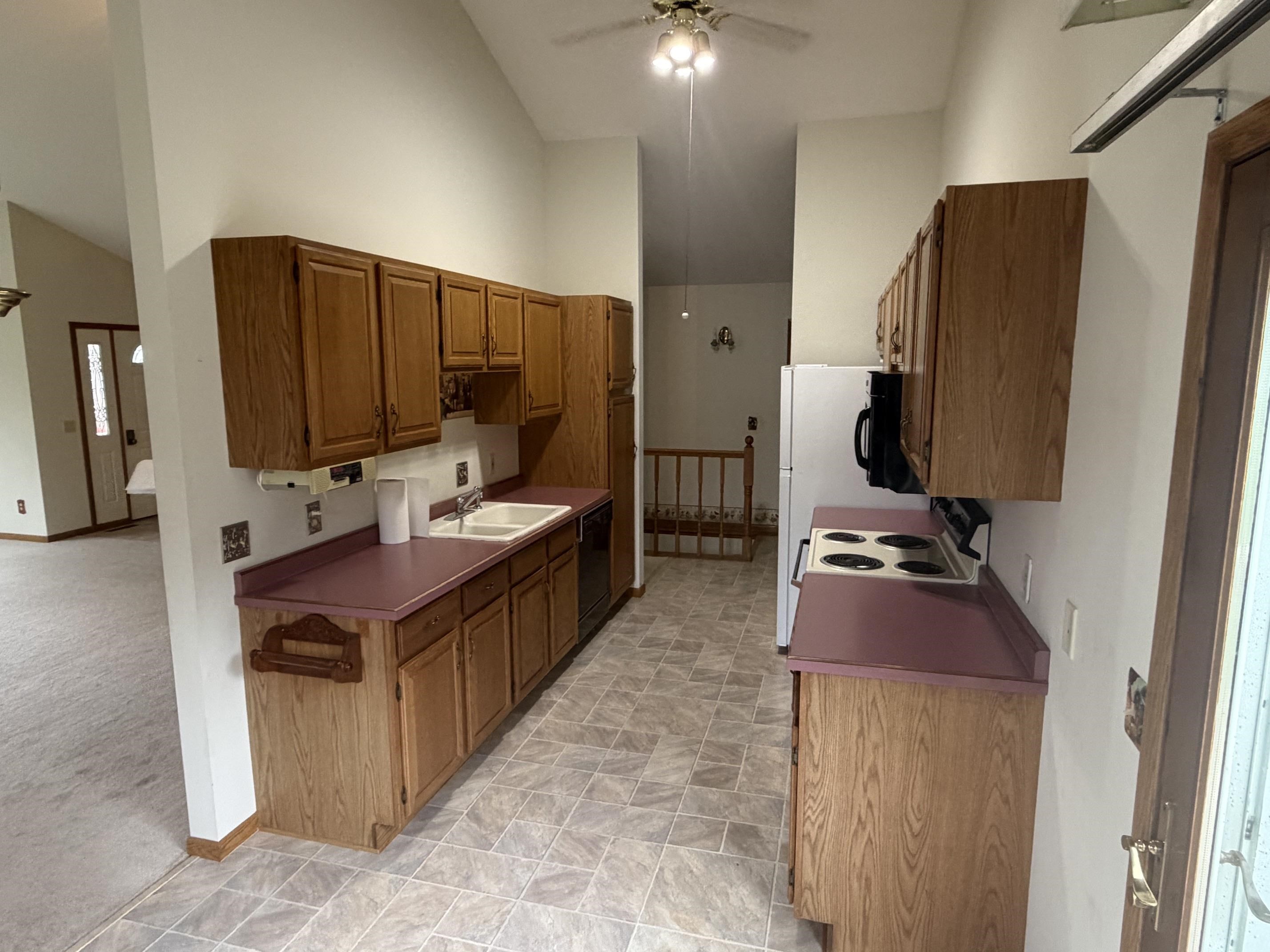 201 S LARCH AVENUE, Marshfield, Wisconsin 54449, 3 Bedrooms Bedrooms, ,2 BathroomsBathrooms,Residential,For Sale,201 S LARCH AVENUE,22604556