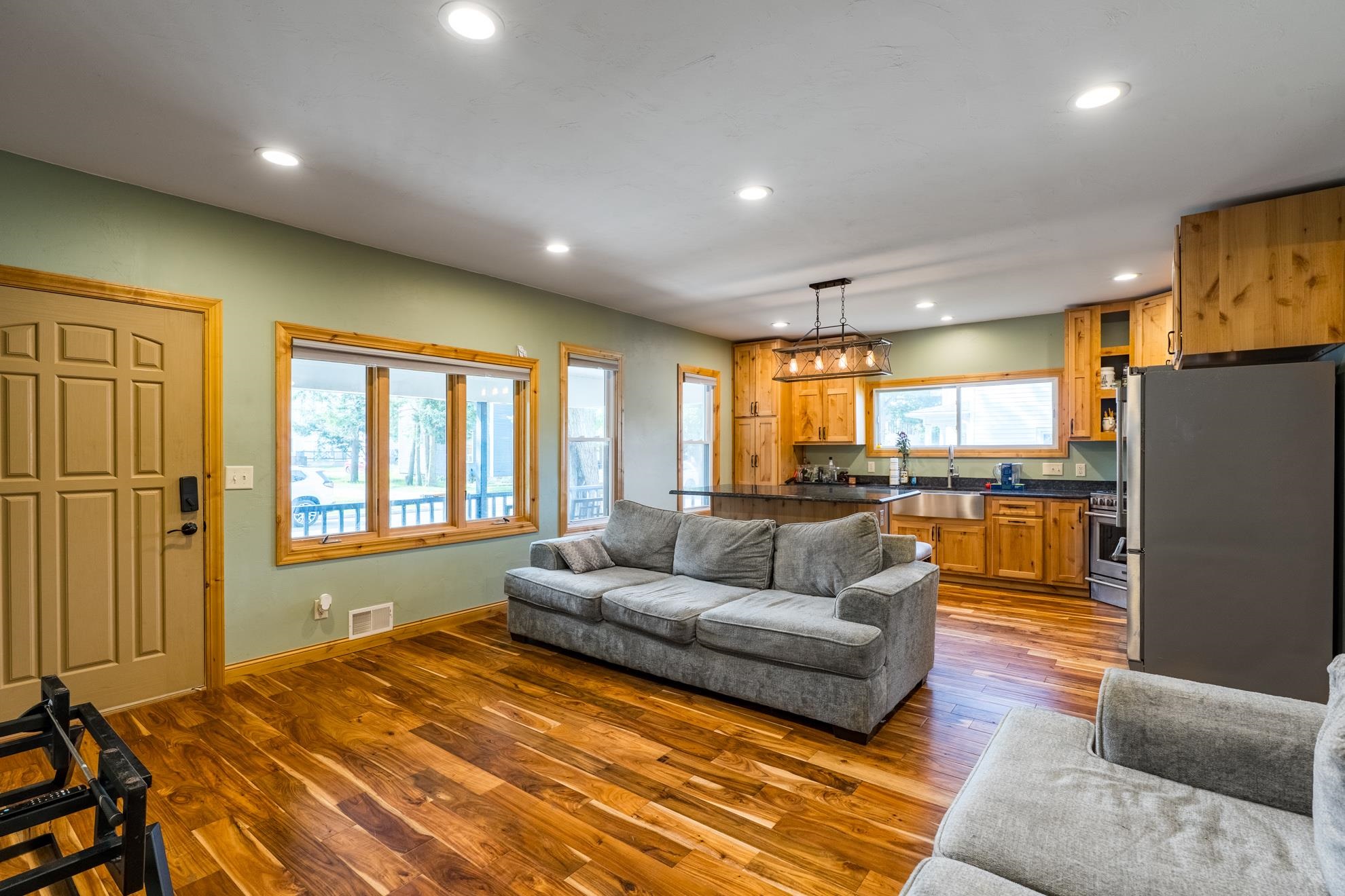 616 CHICAGO AVENUE, Wausau, Wisconsin 54403, 2 Bedrooms Bedrooms, ,2 BathroomsBathrooms,Multi-family,For Sale,616 CHICAGO AVENUE,22604559