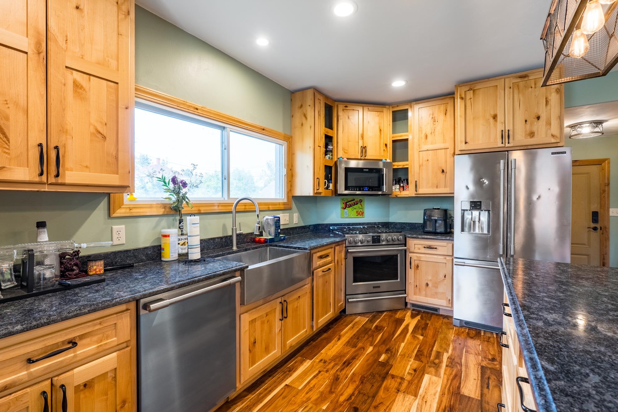 616 CHICAGO AVENUE, Wausau, Wisconsin 54403, 2 Bedrooms Bedrooms, ,2 BathroomsBathrooms,Multi-family,For Sale,616 CHICAGO AVENUE,22604559