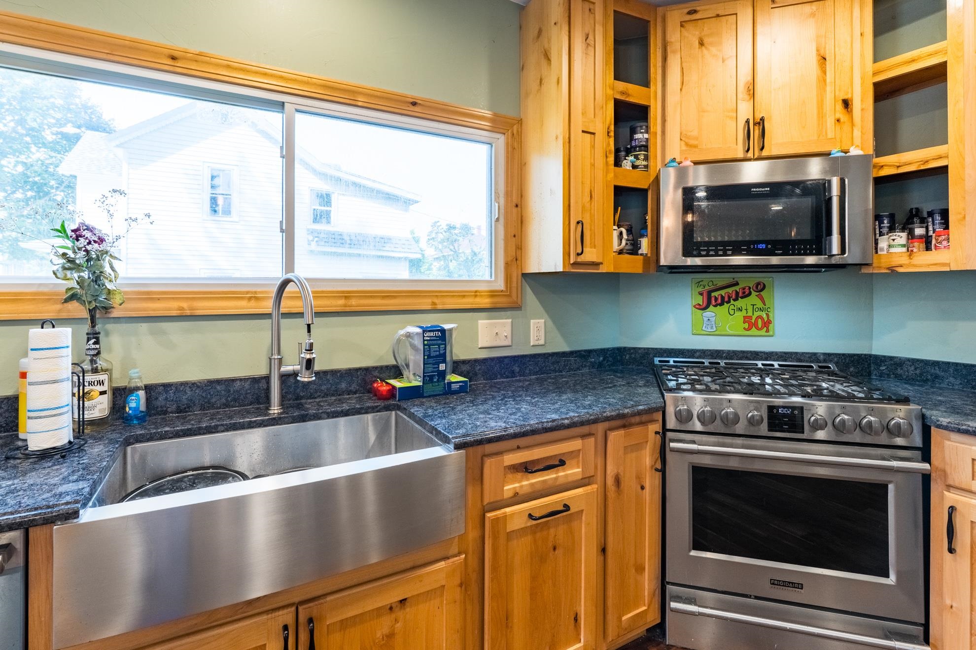 616 CHICAGO AVENUE, Wausau, Wisconsin 54403, 2 Bedrooms Bedrooms, ,2 BathroomsBathrooms,Multi-family,For Sale,616 CHICAGO AVENUE,22604559