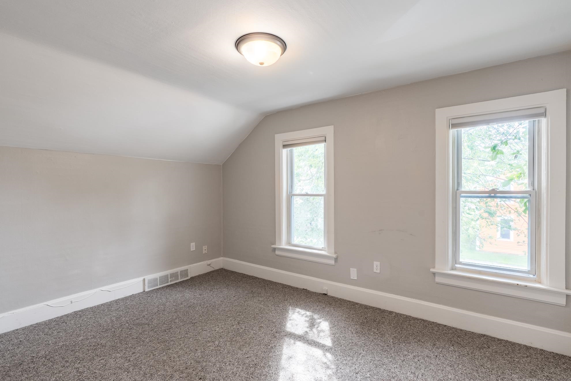 616 CHICAGO AVENUE, Wausau, Wisconsin 54403, 2 Bedrooms Bedrooms, ,2 BathroomsBathrooms,Multi-family,For Sale,616 CHICAGO AVENUE,22604559