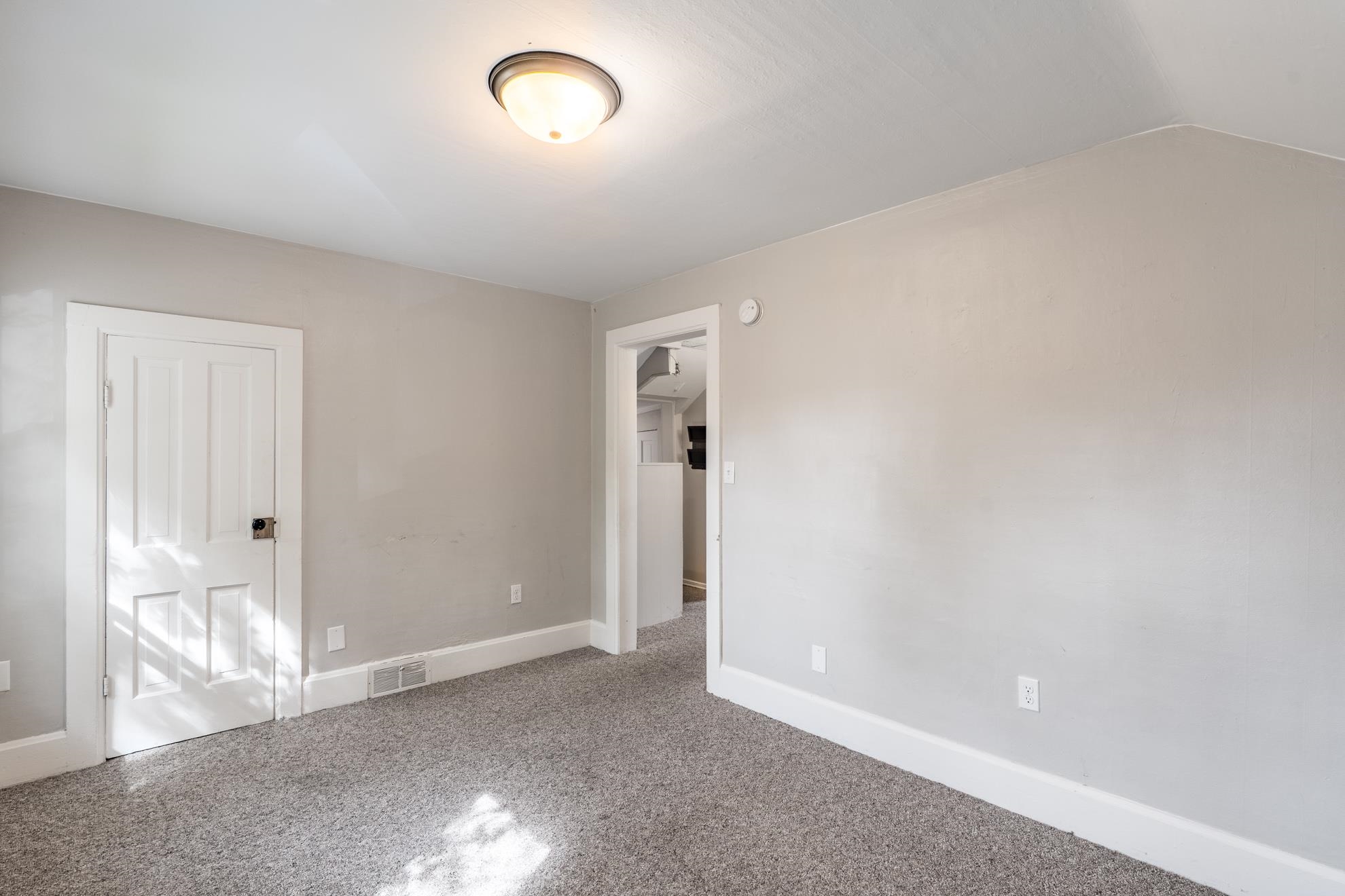 616 CHICAGO AVENUE, Wausau, Wisconsin 54403, 2 Bedrooms Bedrooms, ,2 BathroomsBathrooms,Multi-family,For Sale,616 CHICAGO AVENUE,22604559