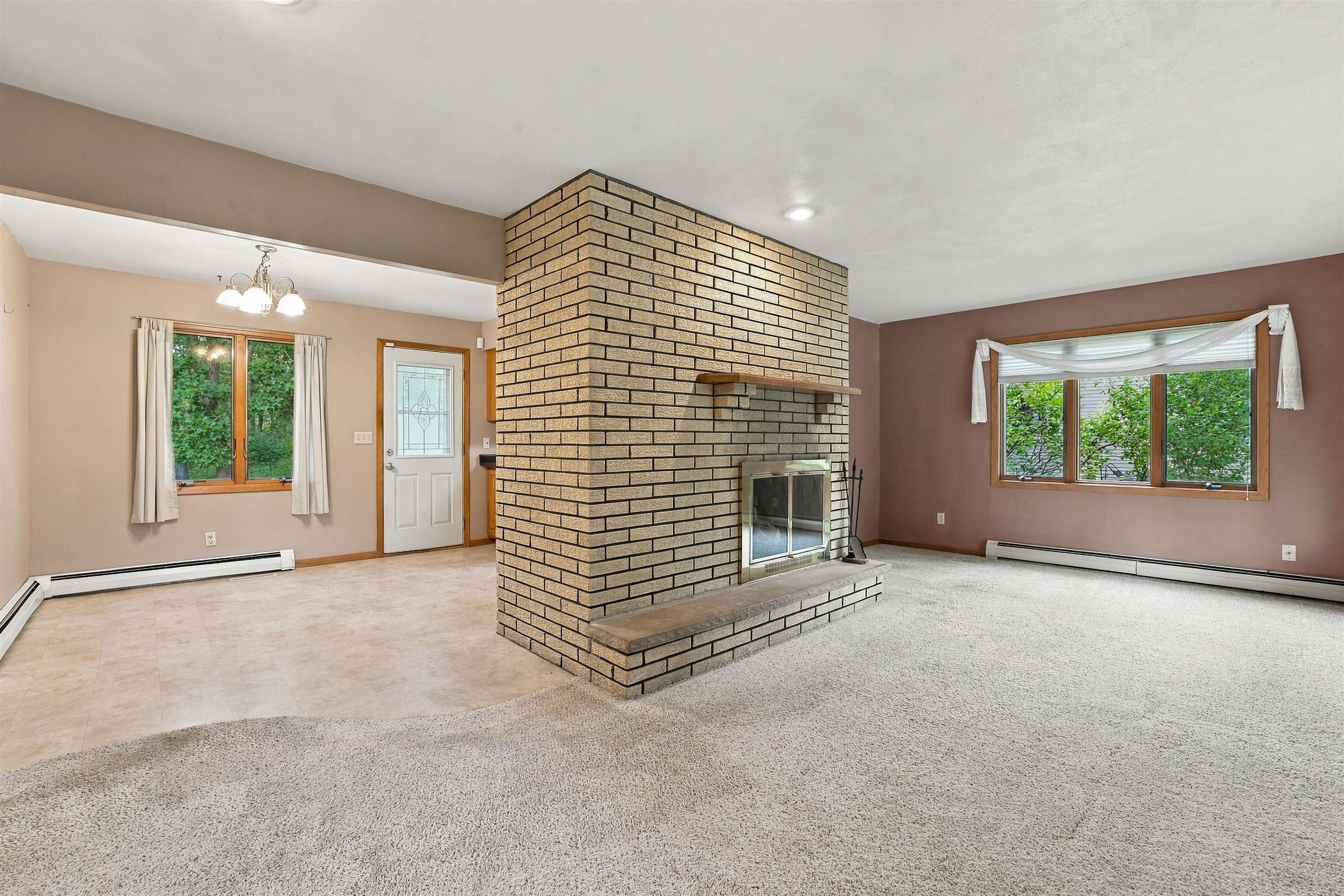 113 WALKINS COURT, Stevens Point, Wisconsin 54481, 2 Bedrooms Bedrooms, ,2 BathroomsBathrooms,Residential,For Sale,113 WALKINS COURT,22604568