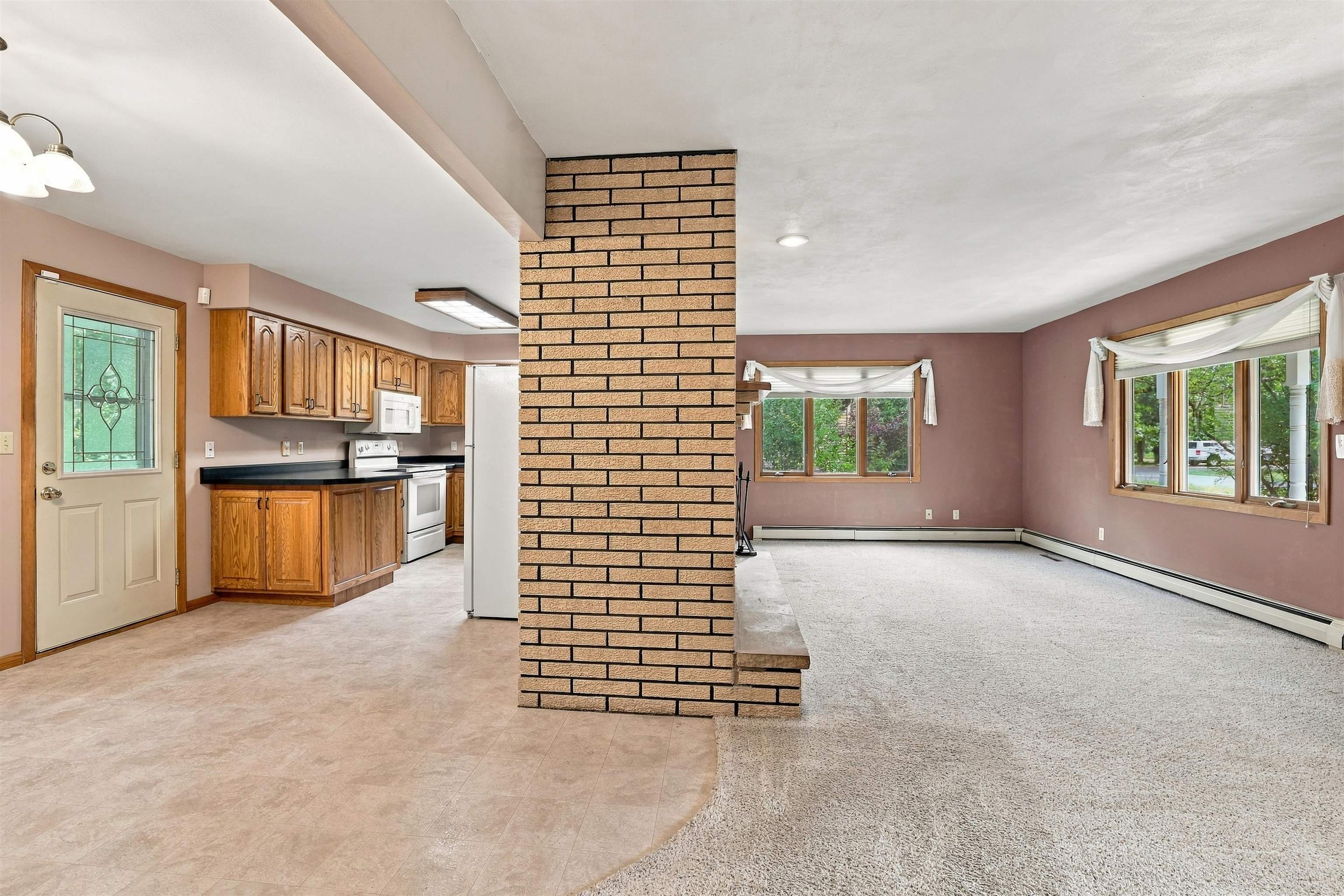 113 WALKINS COURT, Stevens Point, Wisconsin 54481, 2 Bedrooms Bedrooms, ,2 BathroomsBathrooms,Residential,For Sale,113 WALKINS COURT,22604568