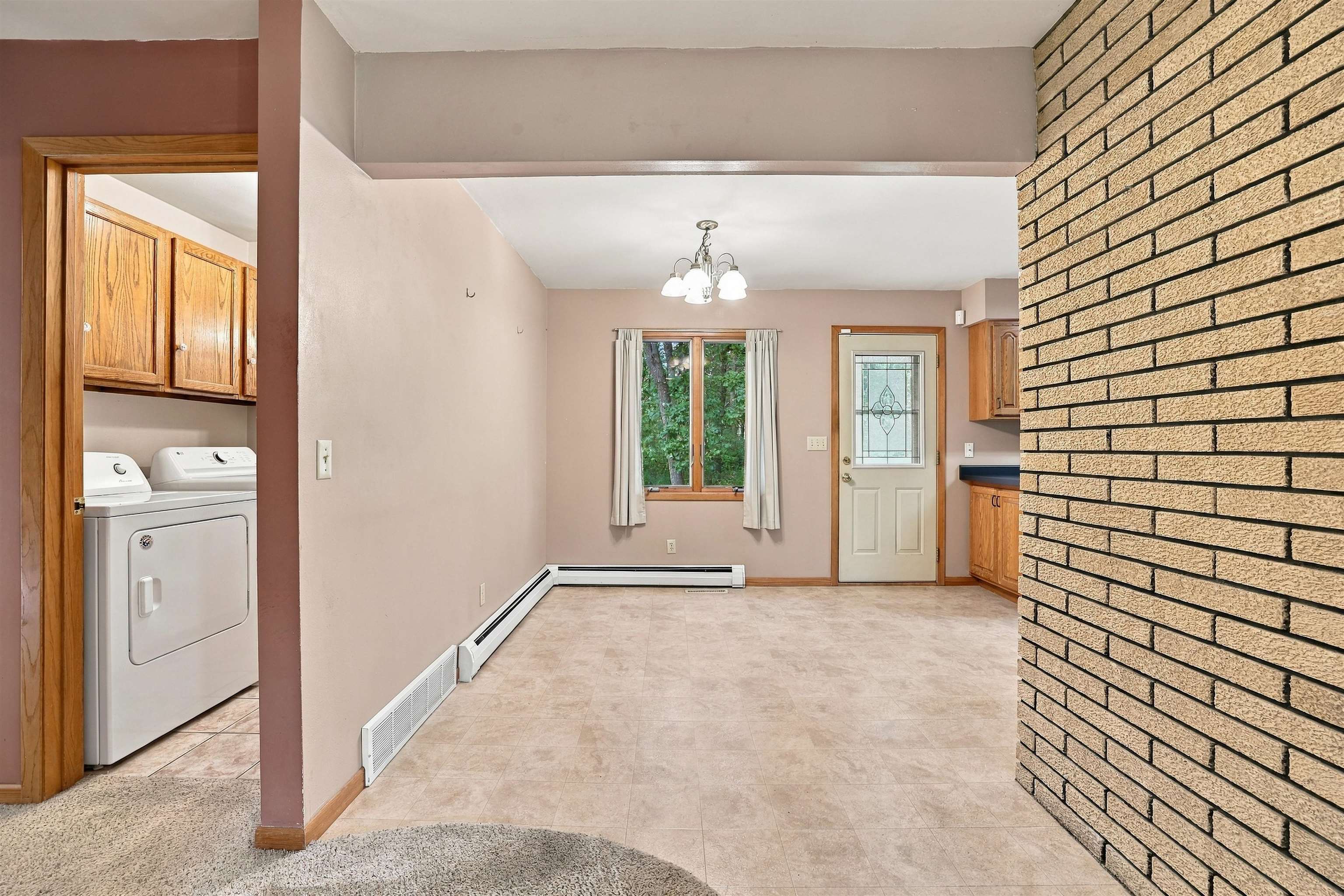 113 WALKINS COURT, Stevens Point, Wisconsin 54481, 2 Bedrooms Bedrooms, ,2 BathroomsBathrooms,Residential,For Sale,113 WALKINS COURT,22604568