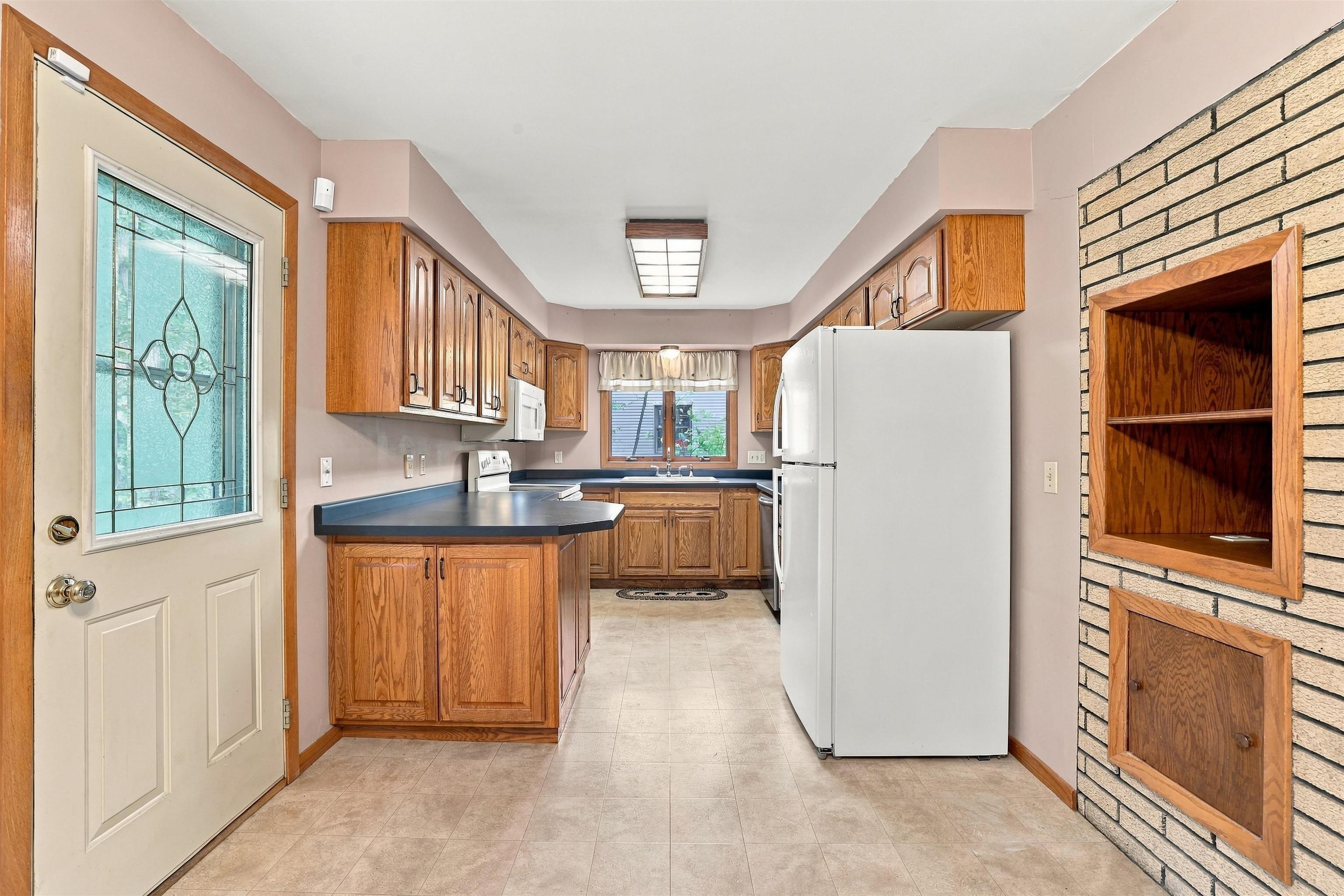 113 WALKINS COURT, Stevens Point, Wisconsin 54481, 2 Bedrooms Bedrooms, ,2 BathroomsBathrooms,Residential,For Sale,113 WALKINS COURT,22604568