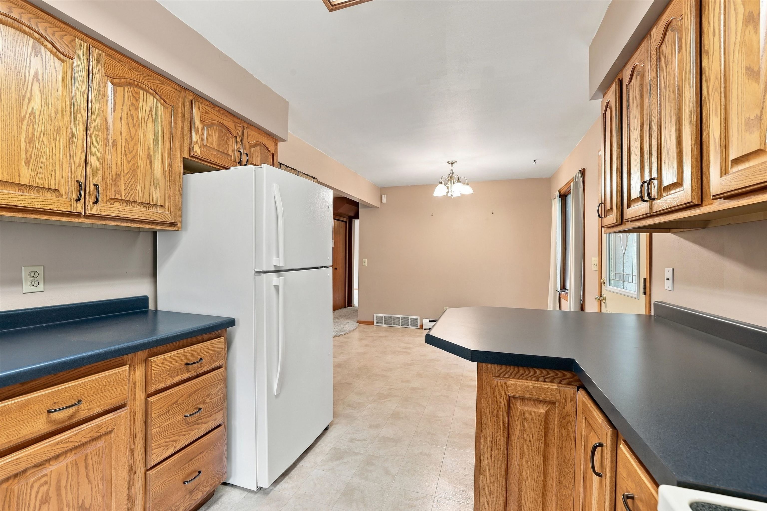 113 WALKINS COURT, Stevens Point, Wisconsin 54481, 2 Bedrooms Bedrooms, ,2 BathroomsBathrooms,Residential,For Sale,113 WALKINS COURT,22604568