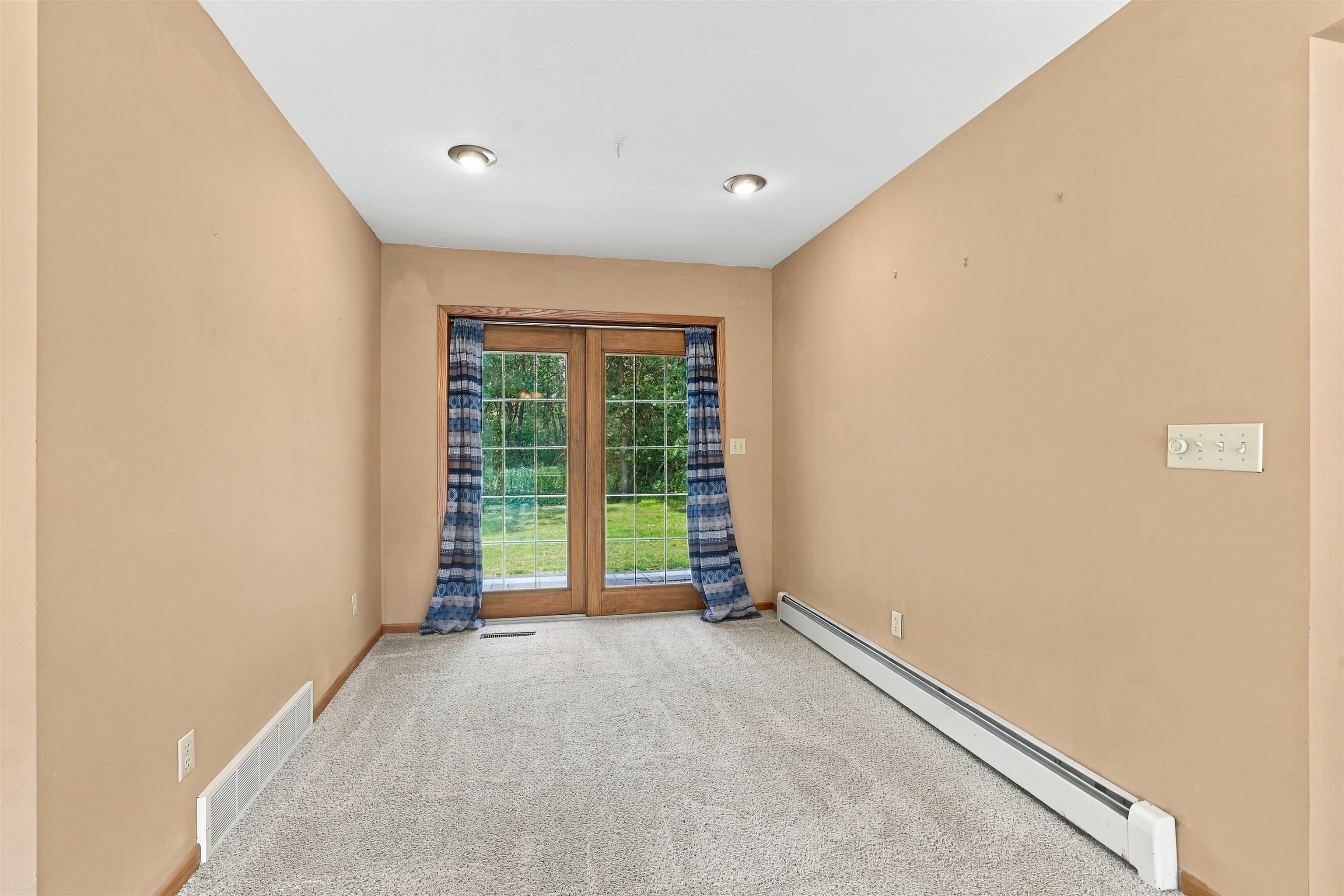 113 WALKINS COURT, Stevens Point, Wisconsin 54481, 2 Bedrooms Bedrooms, ,2 BathroomsBathrooms,Residential,For Sale,113 WALKINS COURT,22604568