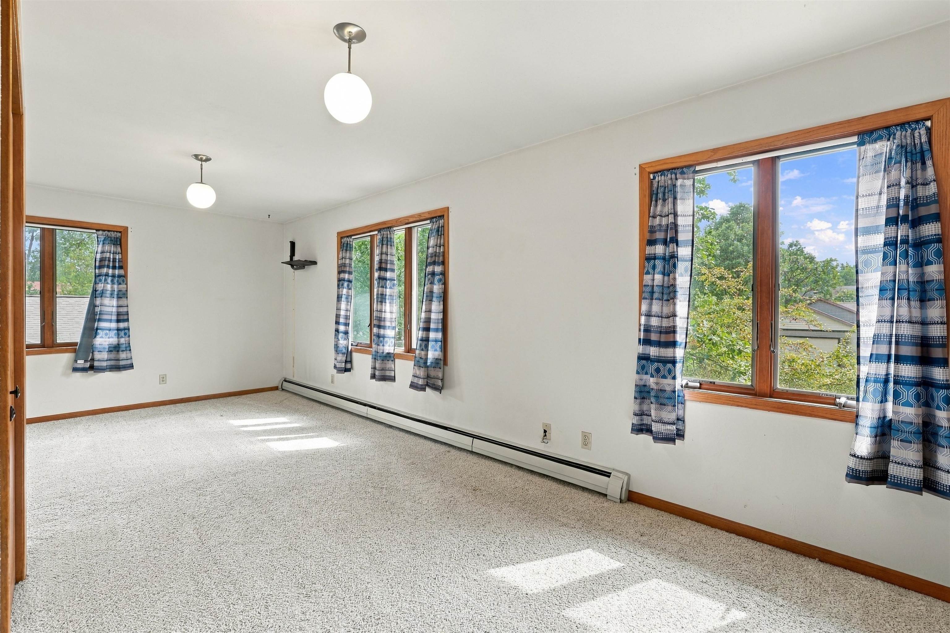 113 WALKINS COURT, Stevens Point, Wisconsin 54481, 2 Bedrooms Bedrooms, ,2 BathroomsBathrooms,Residential,For Sale,113 WALKINS COURT,22604568