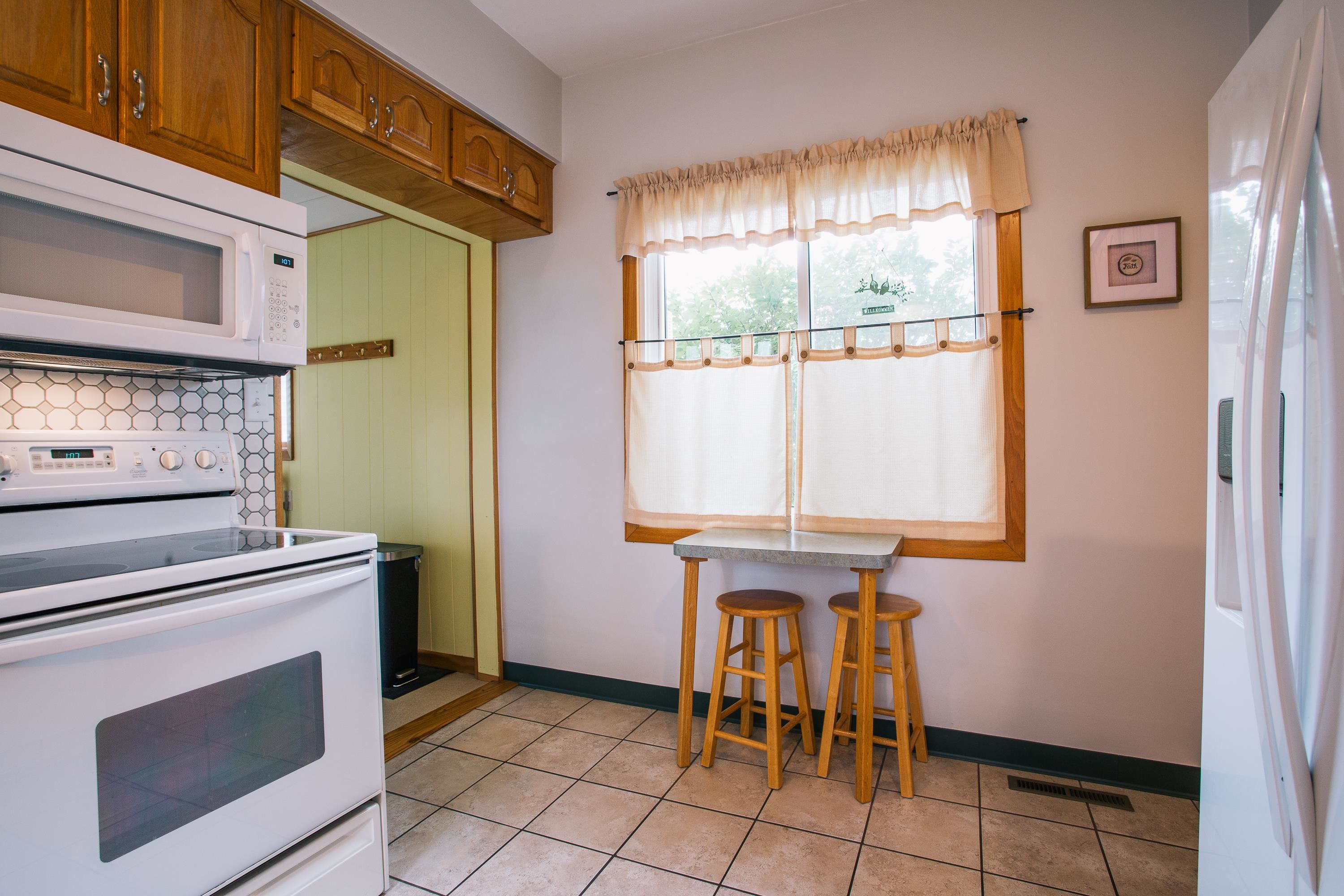 214 GRAND AVENUE, Neillsville, Wisconsin 54456, 4 Bedrooms Bedrooms, ,2 BathroomsBathrooms,Residential,For Sale,214 GRAND AVENUE,22604572