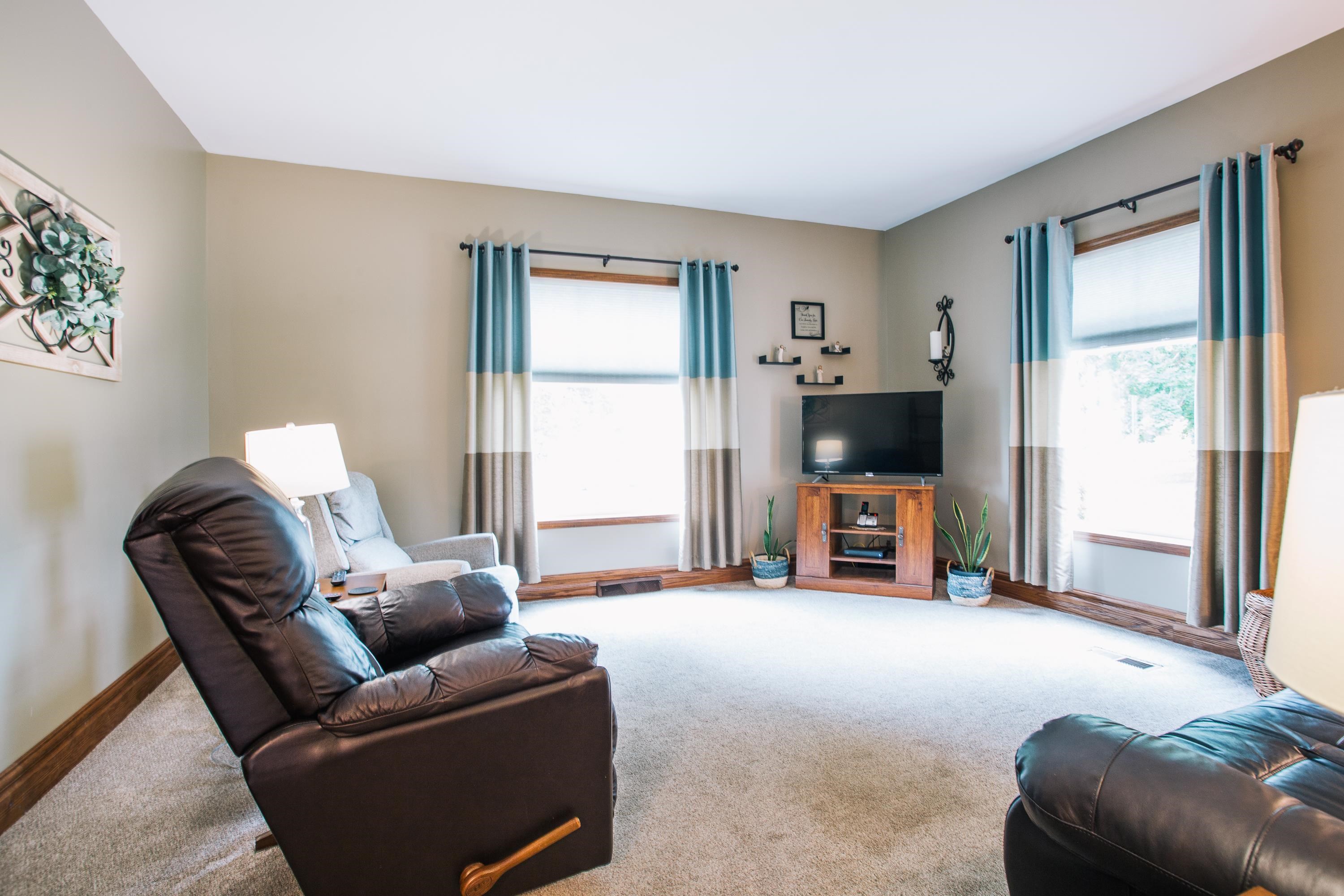 214 GRAND AVENUE, Neillsville, Wisconsin 54456, 4 Bedrooms Bedrooms, ,2 BathroomsBathrooms,Residential,For Sale,214 GRAND AVENUE,22604572