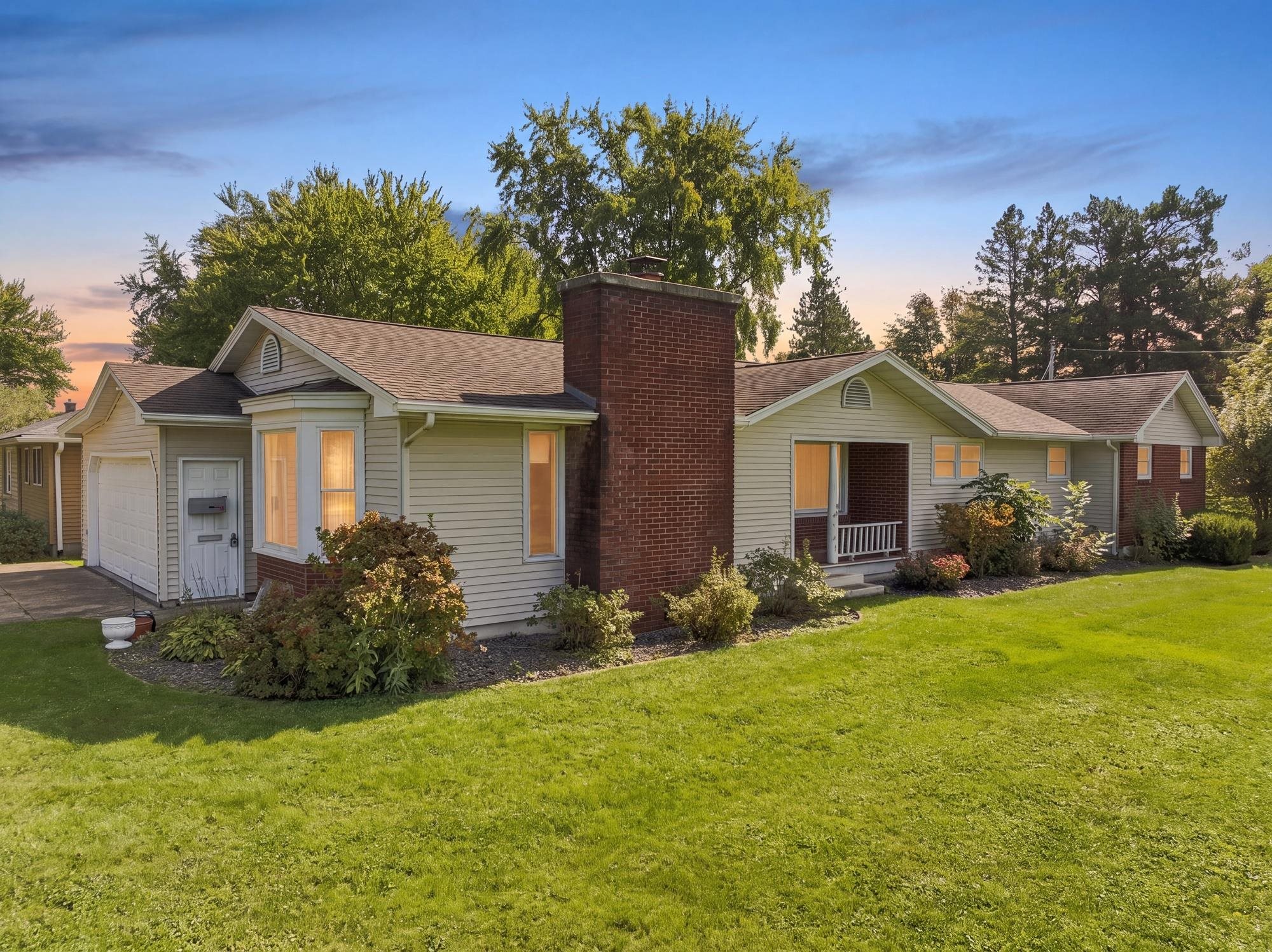 601 S MARYKNOLL AVENUE, Marshfield, Wisconsin 54449, 4 Bedrooms Bedrooms, ,3 BathroomsBathrooms,Residential,For Sale,601 S MARYKNOLL AVENUE,22604580