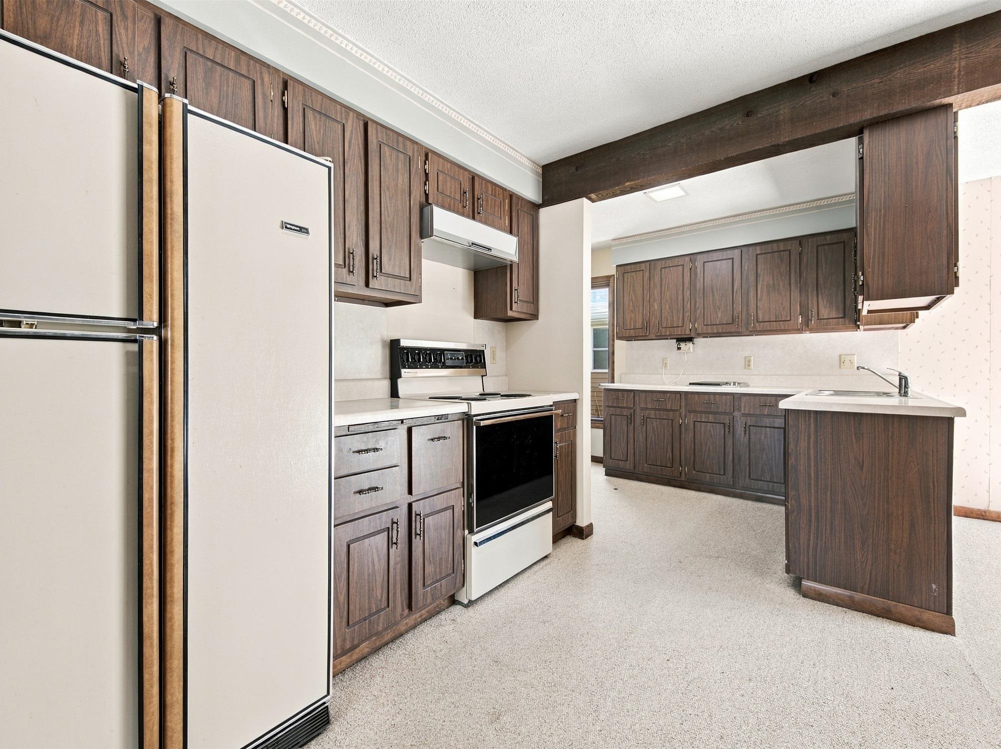 601 S MARYKNOLL AVENUE, Marshfield, Wisconsin 54449, 4 Bedrooms Bedrooms, ,3 BathroomsBathrooms,Residential,For Sale,601 S MARYKNOLL AVENUE,22604580