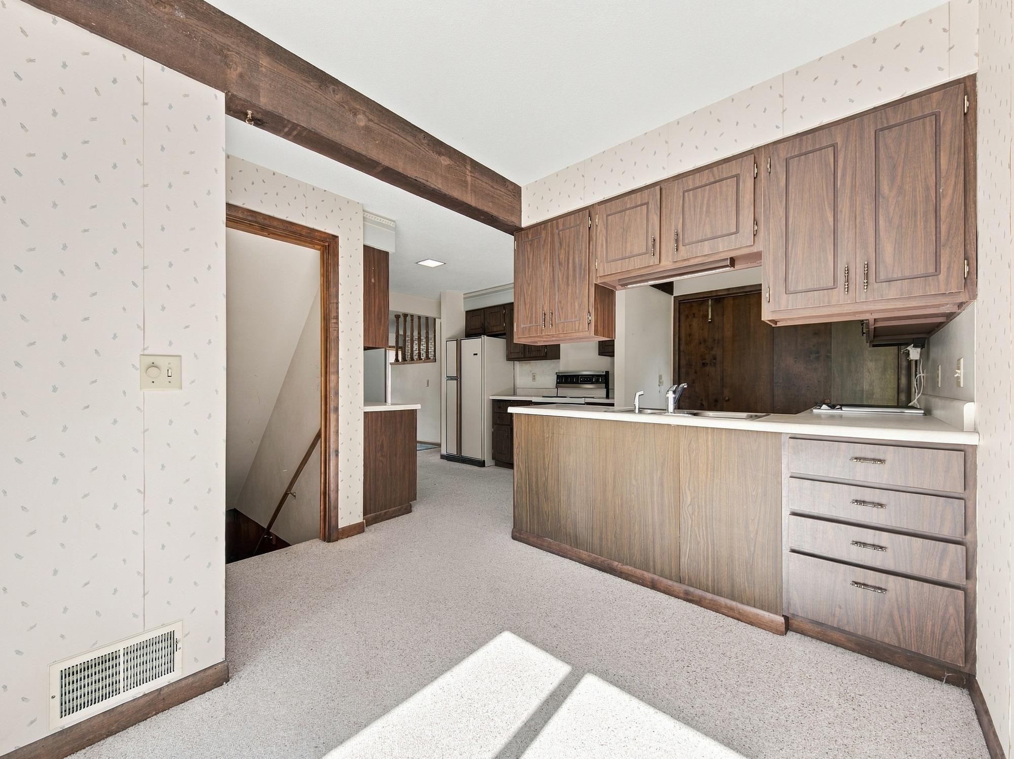 601 S MARYKNOLL AVENUE, Marshfield, Wisconsin 54449, 4 Bedrooms Bedrooms, ,3 BathroomsBathrooms,Residential,For Sale,601 S MARYKNOLL AVENUE,22604580