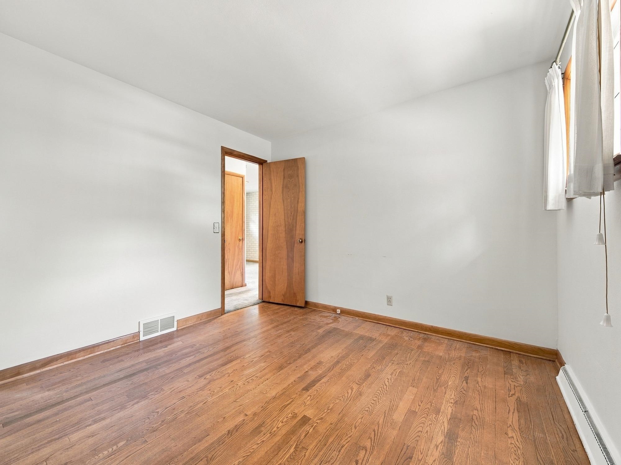 601 S MARYKNOLL AVENUE, Marshfield, Wisconsin 54449, 4 Bedrooms Bedrooms, ,3 BathroomsBathrooms,Residential,For Sale,601 S MARYKNOLL AVENUE,22604580