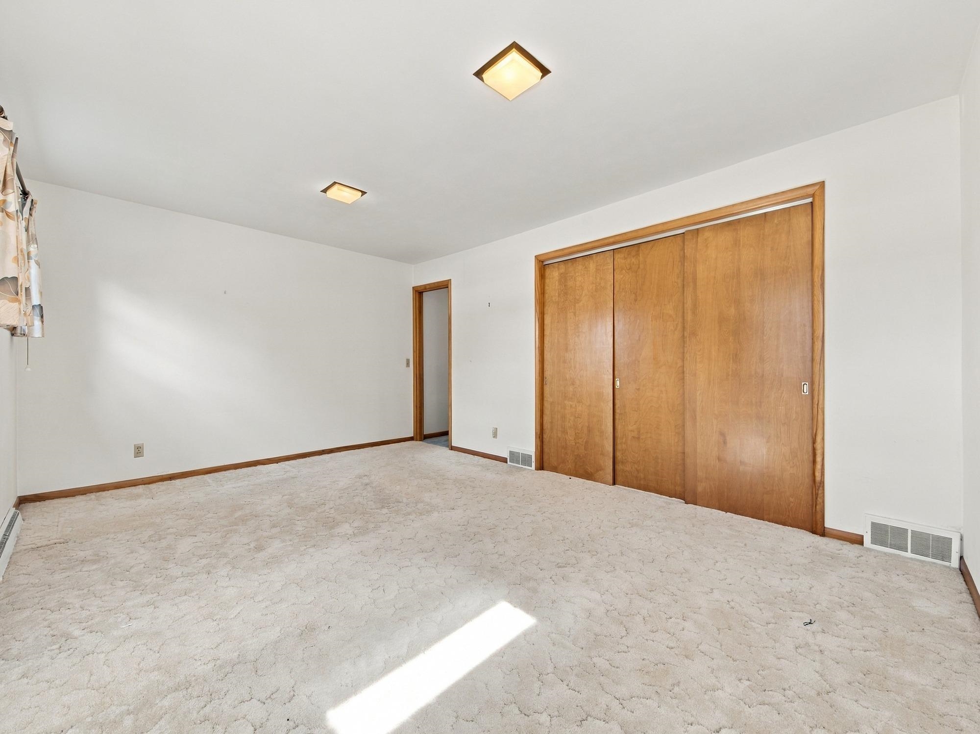 601 S MARYKNOLL AVENUE, Marshfield, Wisconsin 54449, 4 Bedrooms Bedrooms, ,3 BathroomsBathrooms,Residential,For Sale,601 S MARYKNOLL AVENUE,22604580