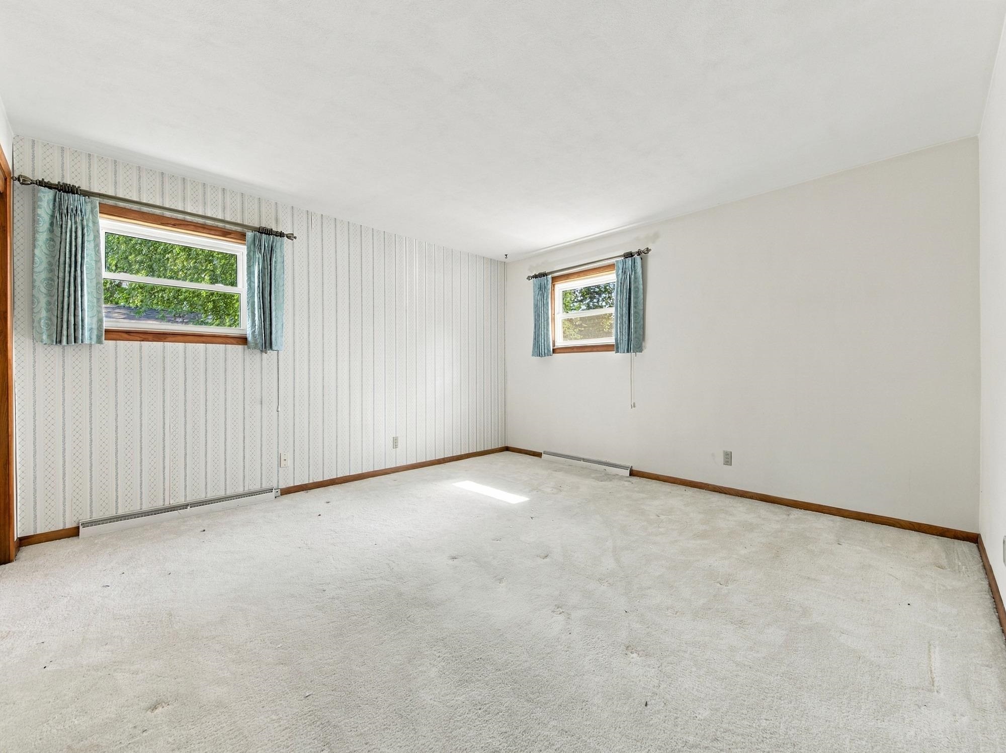 601 S MARYKNOLL AVENUE, Marshfield, Wisconsin 54449, 4 Bedrooms Bedrooms, ,3 BathroomsBathrooms,Residential,For Sale,601 S MARYKNOLL AVENUE,22604580