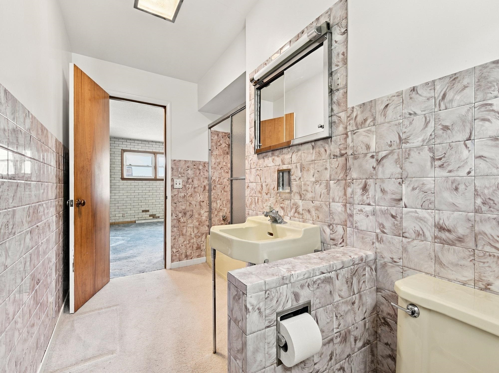 601 S MARYKNOLL AVENUE, Marshfield, Wisconsin 54449, 4 Bedrooms Bedrooms, ,3 BathroomsBathrooms,Residential,For Sale,601 S MARYKNOLL AVENUE,22604580