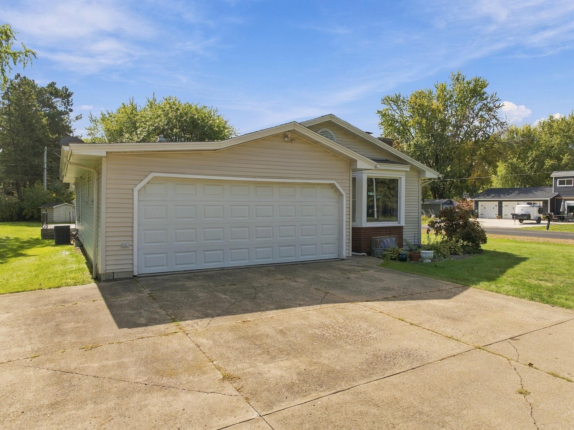 601 S MARYKNOLL AVENUE, Marshfield, Wisconsin 54449, 4 Bedrooms Bedrooms, ,3 BathroomsBathrooms,Residential,For Sale,601 S MARYKNOLL AVENUE,22604580
