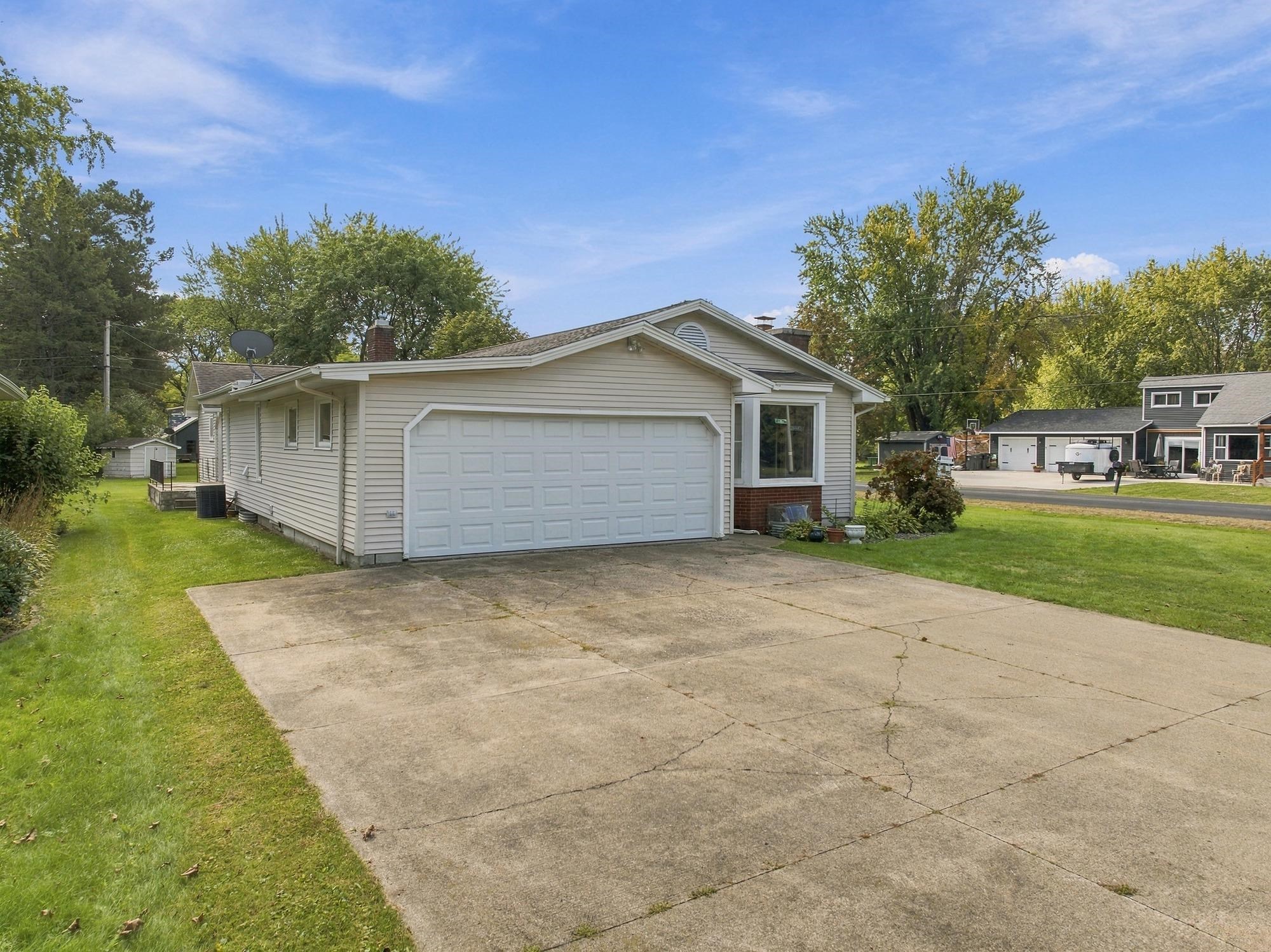 601 S MARYKNOLL AVENUE, Marshfield, Wisconsin 54449, 4 Bedrooms Bedrooms, ,3 BathroomsBathrooms,Residential,For Sale,601 S MARYKNOLL AVENUE,22604580