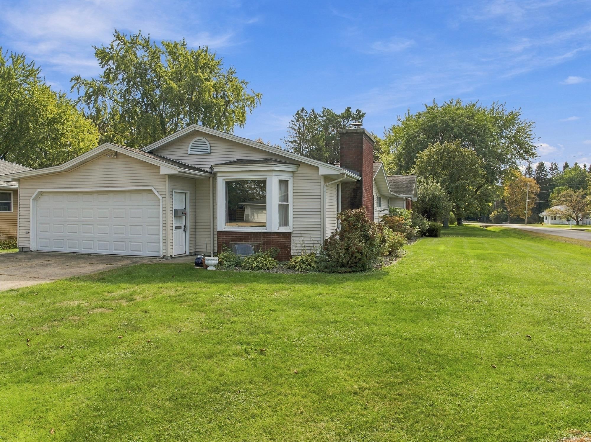 601 S MARYKNOLL AVENUE, Marshfield, Wisconsin 54449, 4 Bedrooms Bedrooms, ,3 BathroomsBathrooms,Residential,For Sale,601 S MARYKNOLL AVENUE,22604580