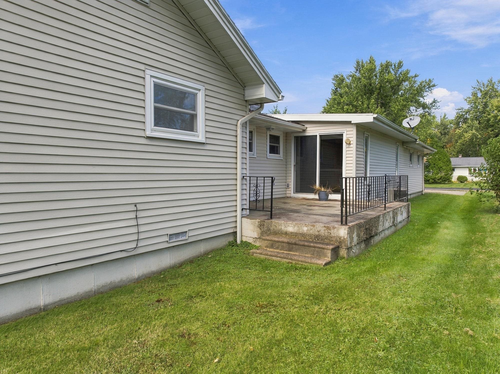 601 S MARYKNOLL AVENUE, Marshfield, Wisconsin 54449, 4 Bedrooms Bedrooms, ,3 BathroomsBathrooms,Residential,For Sale,601 S MARYKNOLL AVENUE,22604580